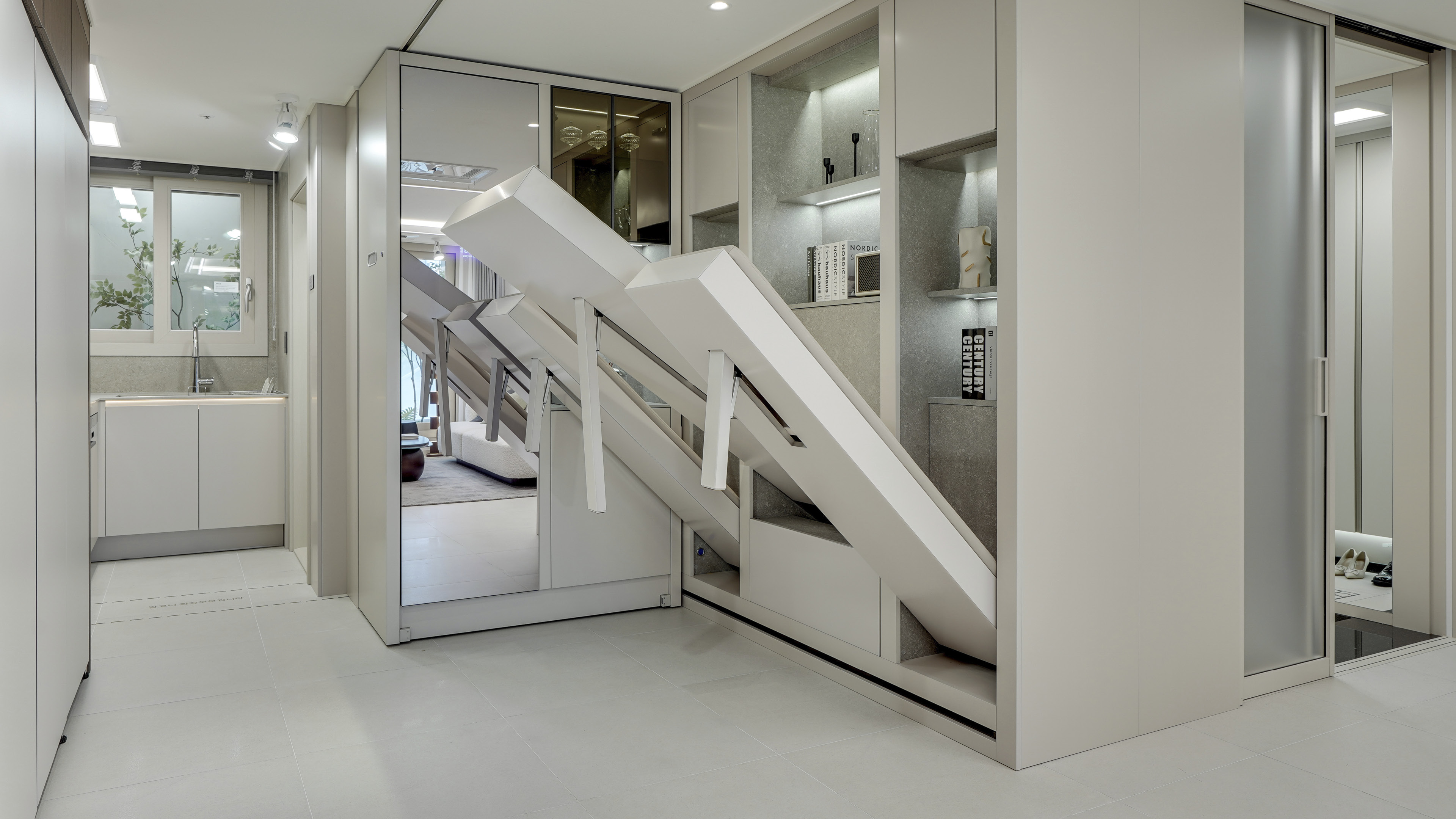 매립형 식탁과 의자가 펼쳐지고 있는 모습