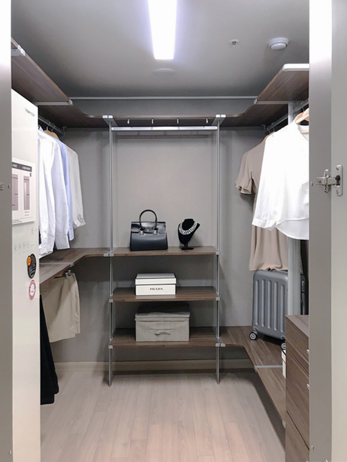 안방의 드레스룸을 넓히는 H 드레스퀘어가 적용된 공간의 모습