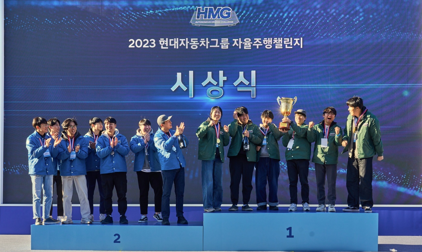 리얼 트랙 부문 1위를 거둔 건국대 AuoKU-R팀