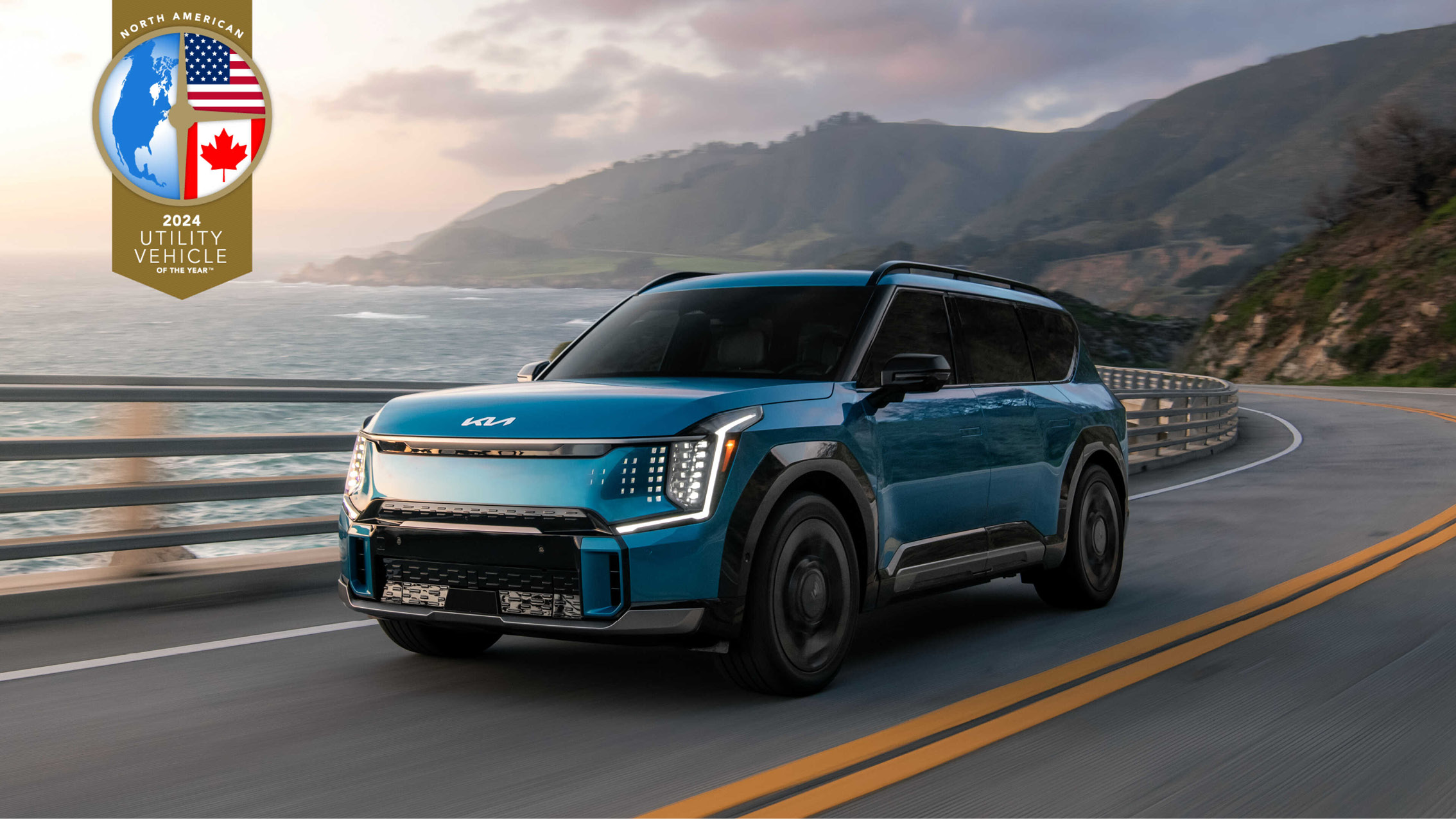 EV9이 도로를 달리고 있다