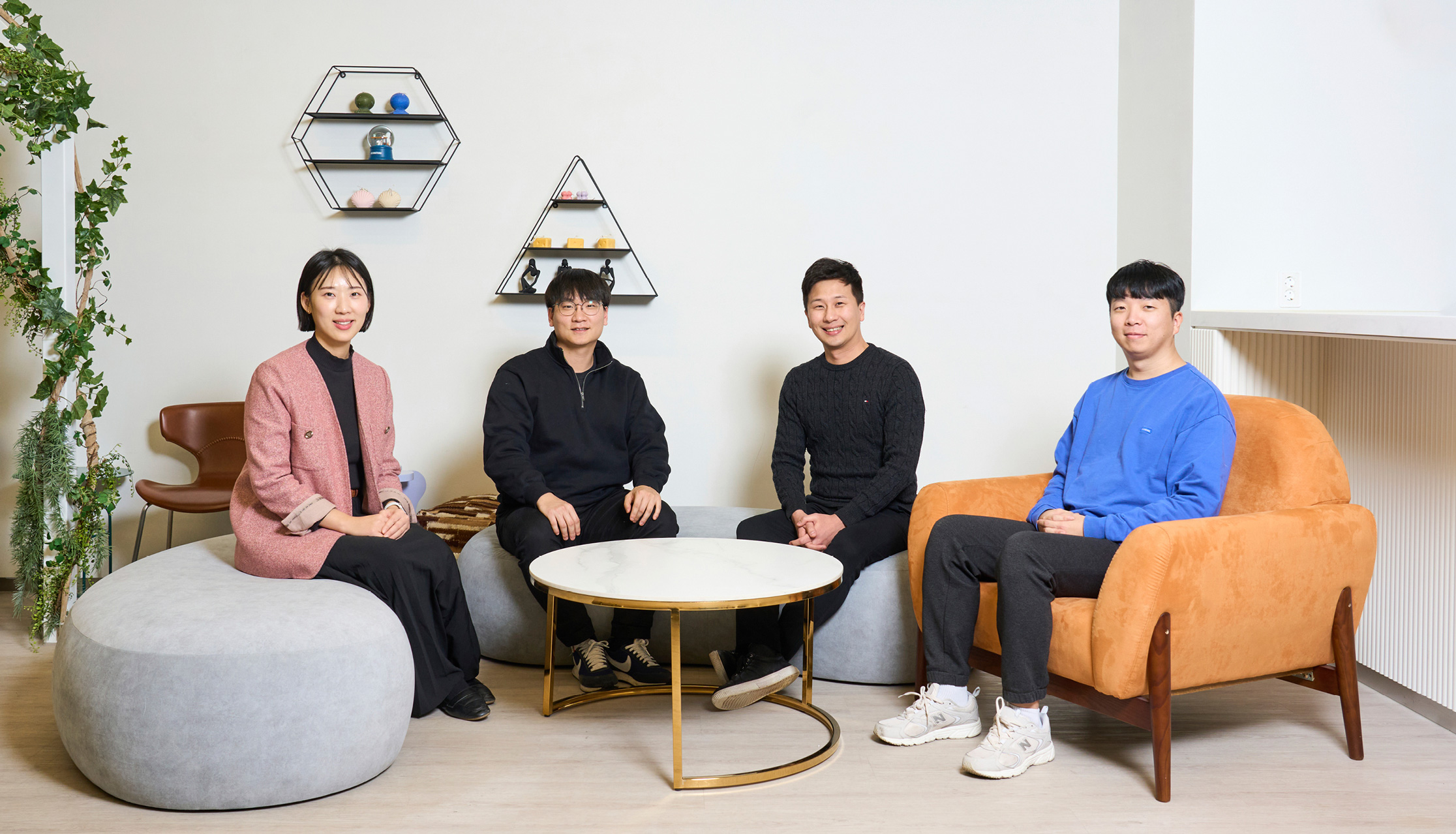 AI 컨퍼런스를 기획하고 참여한 4명의 현대차그룹 임직원들