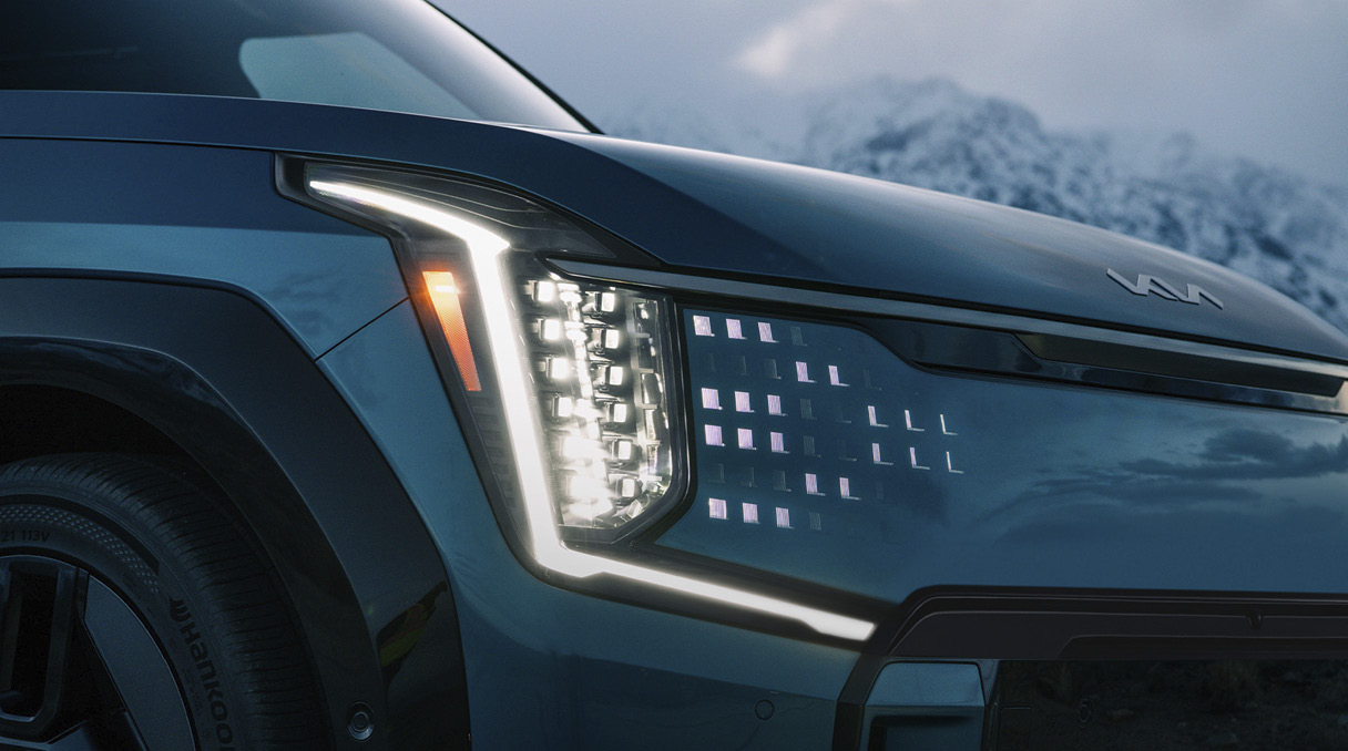 기아 EV9의 헤드램프 모습