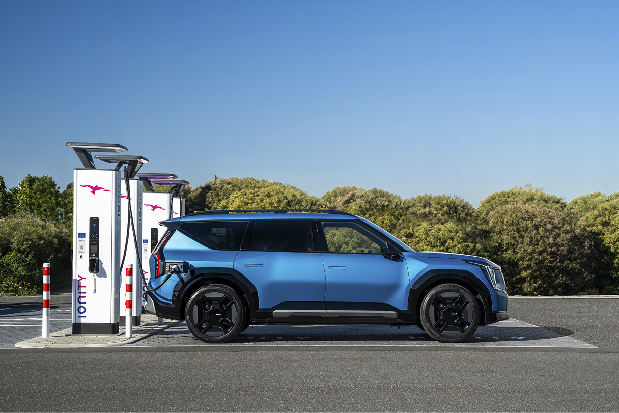 기아 EV9의 충전 모습