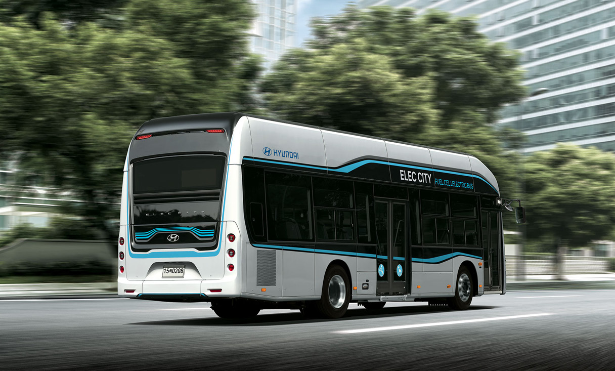 수소전기버스의 주행 모습