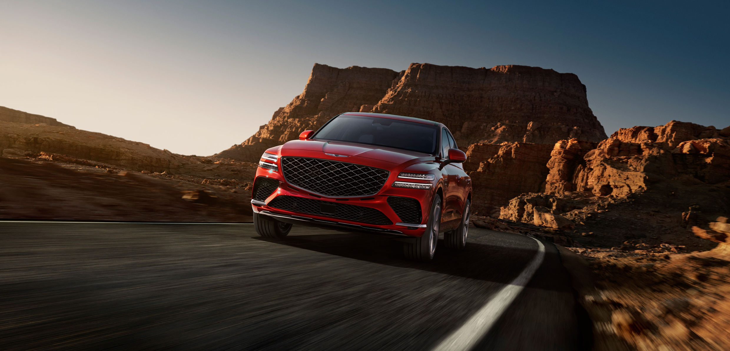 제네시스 GV80 쿠페 3.5 터보 48V 슈퍼차저 모델의 주행 모습