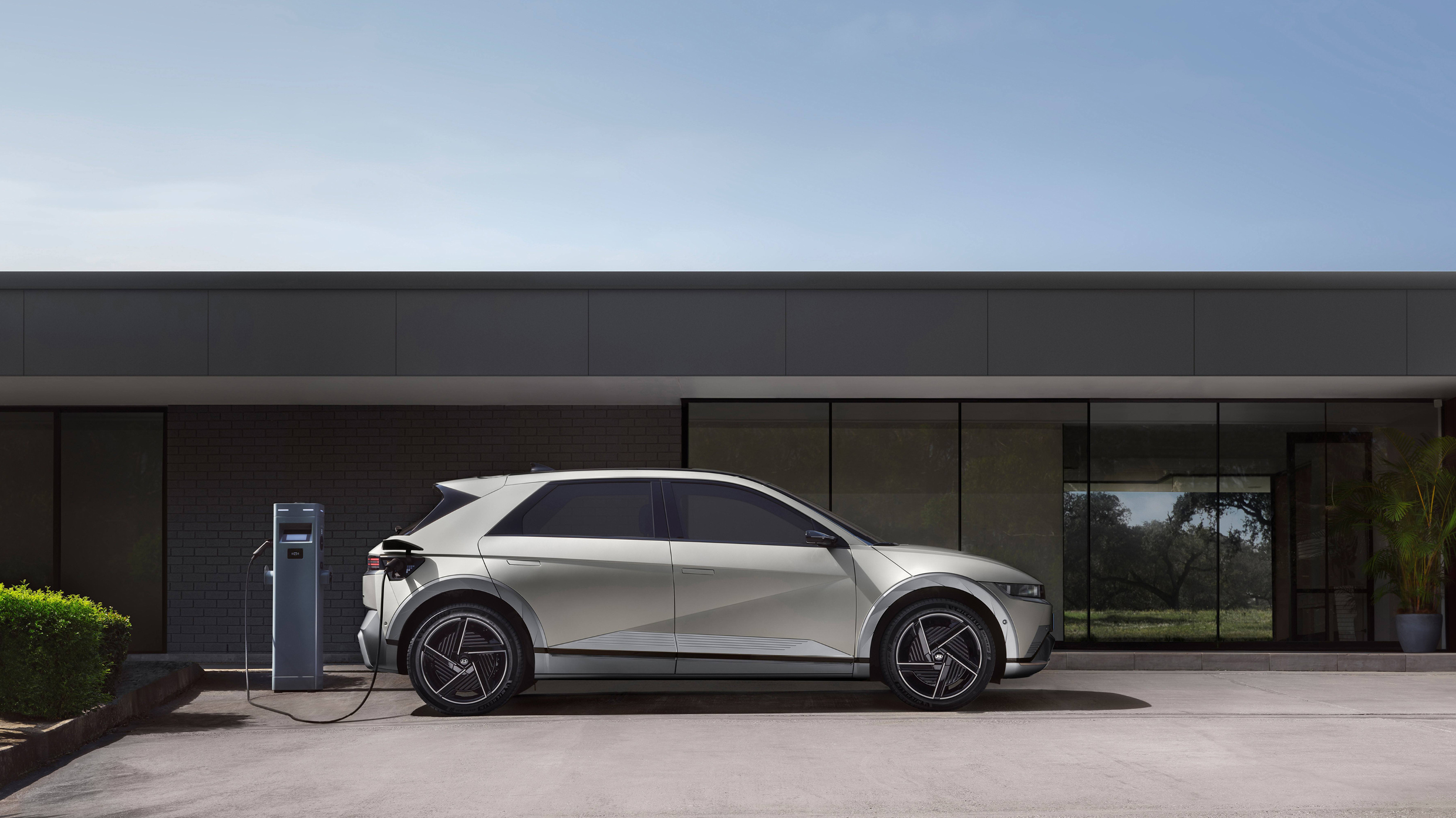 아이오닉 5의 측면