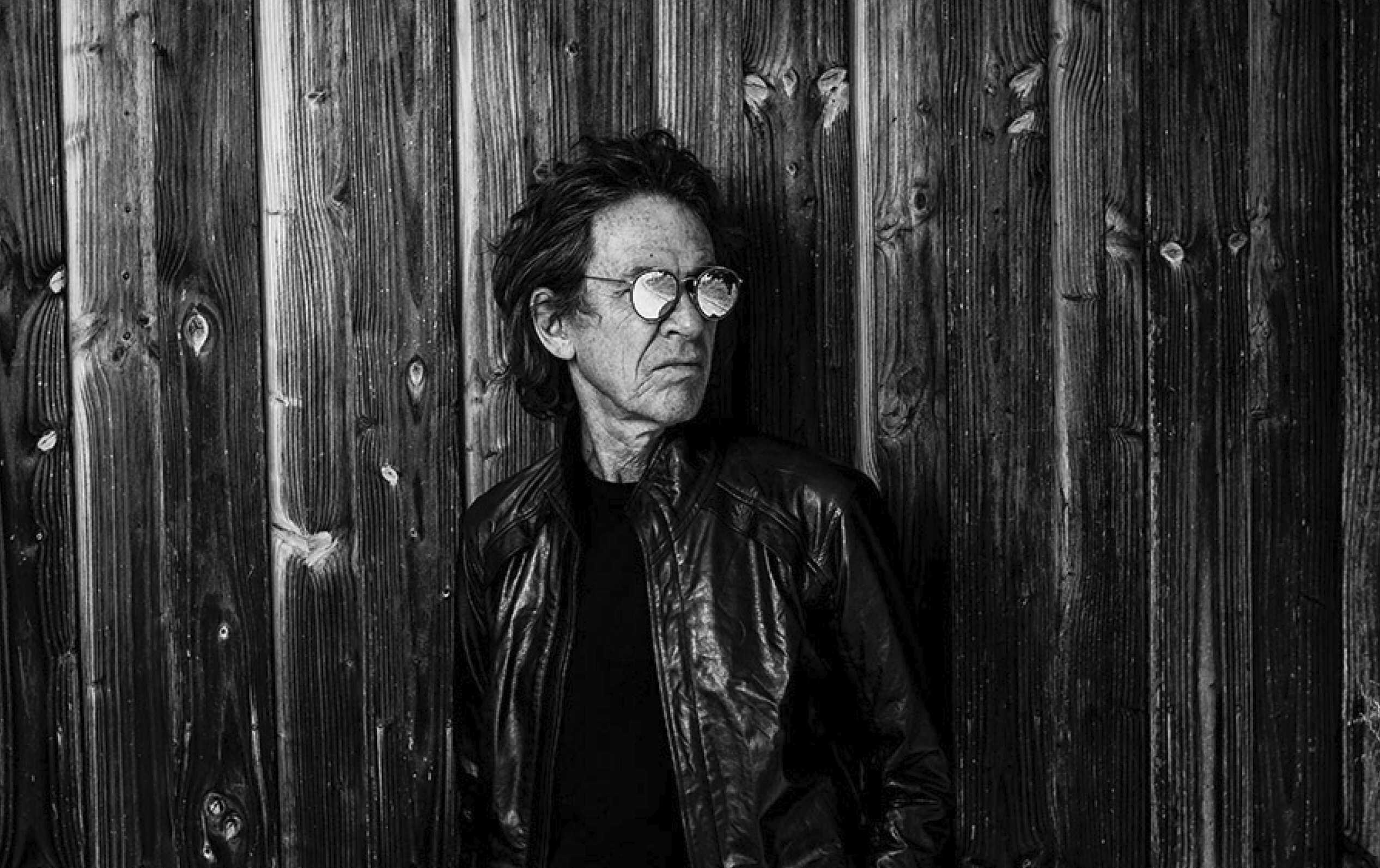 How the guitarist Dominic Miller looks