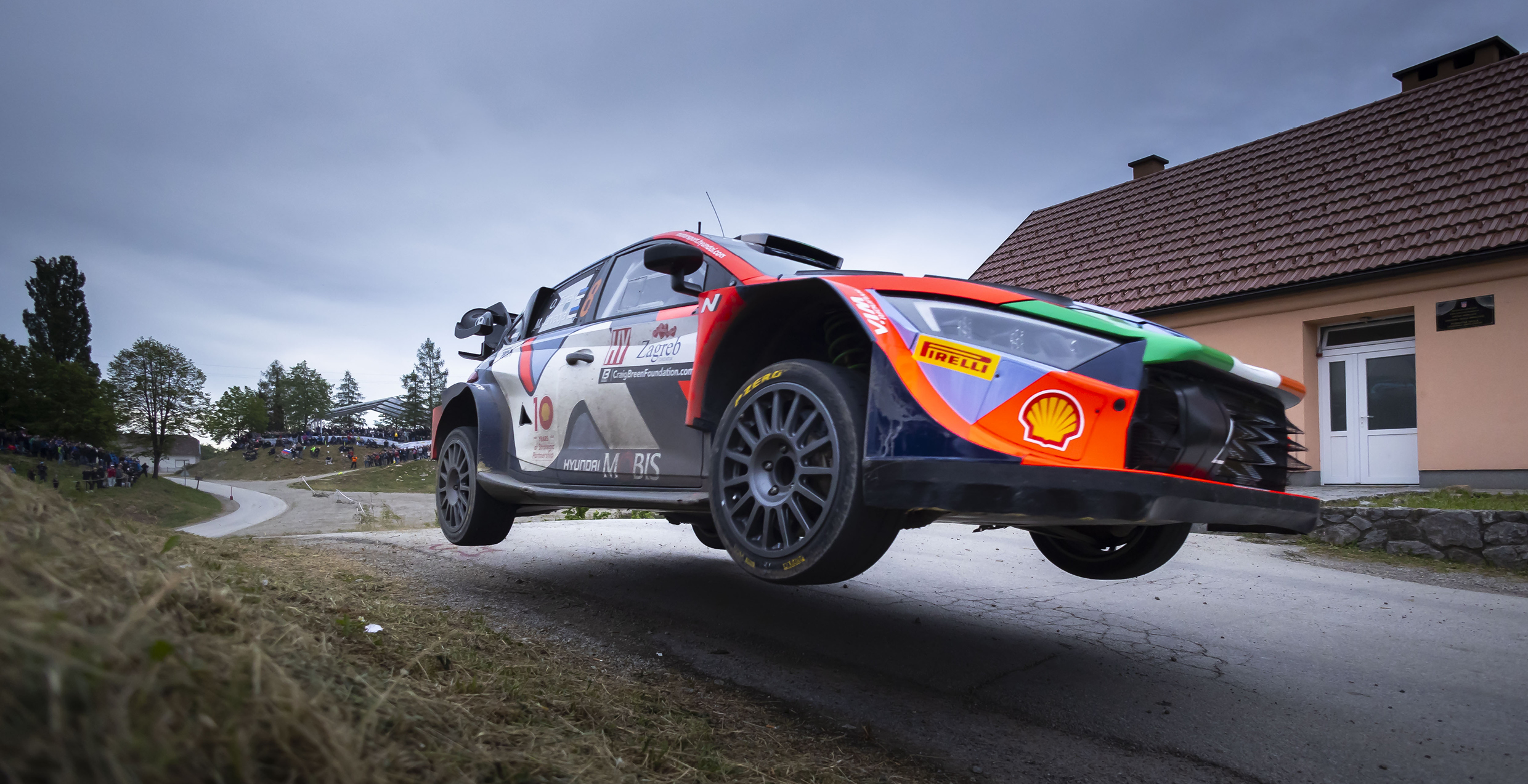 점프 중인 랠리카의 모습