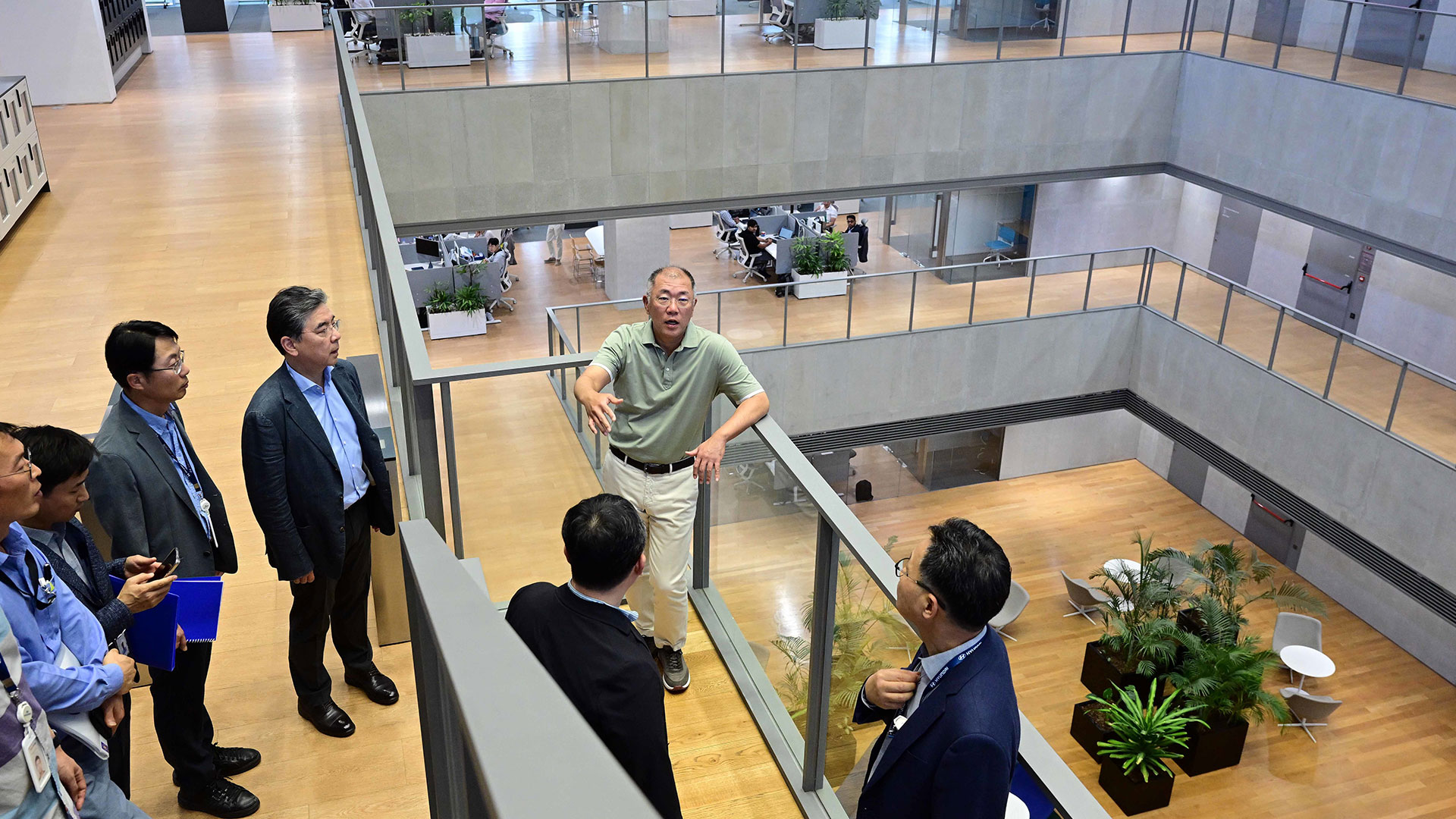 Hyundai Motor Group Executive Chair Euisun Chung Visits India to Underline Mid-to long-term Mobility Strategic Commitments