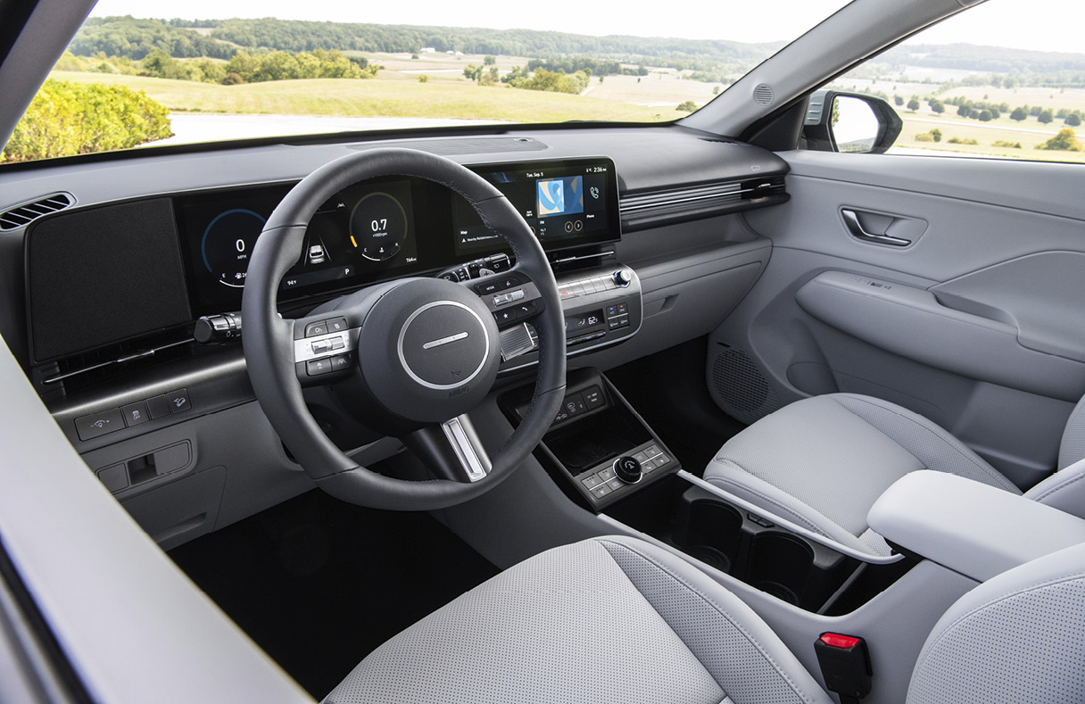 코나 일렉트릭 1열 실내 전경 모습