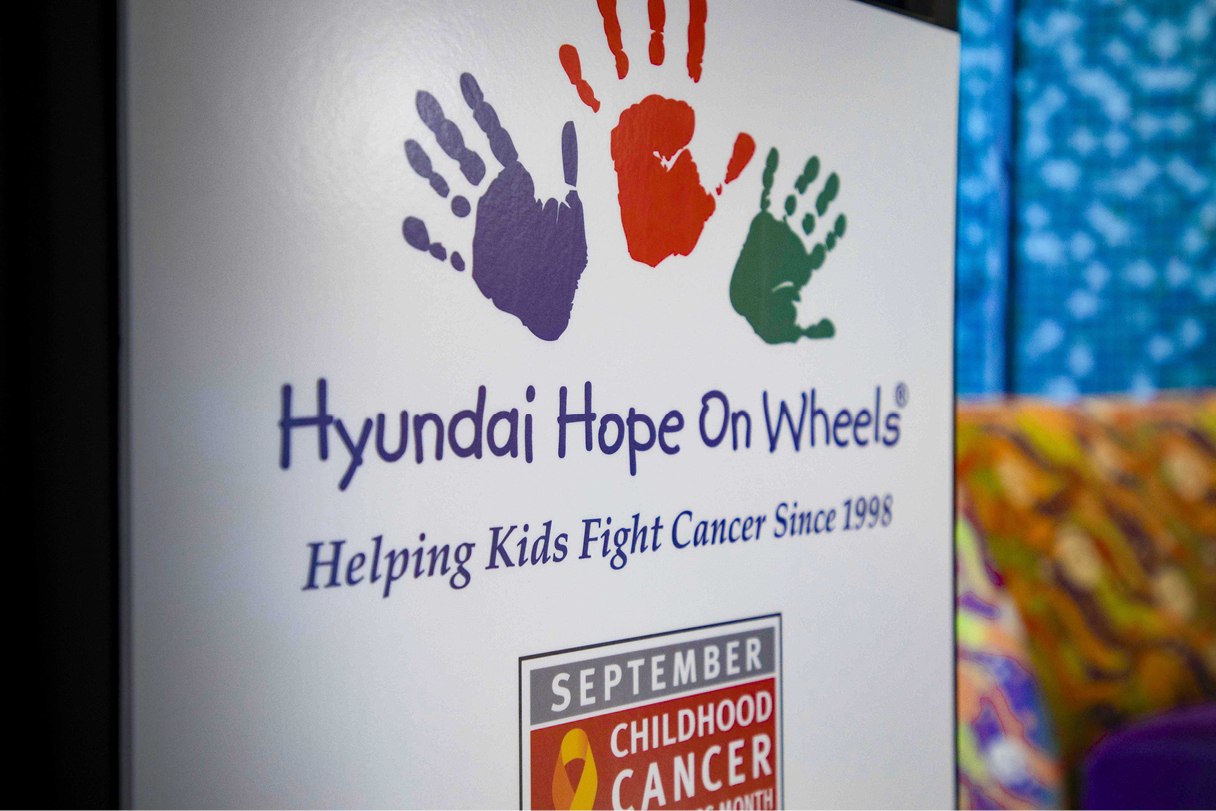 호프 온 휠스 캠페인 포스터