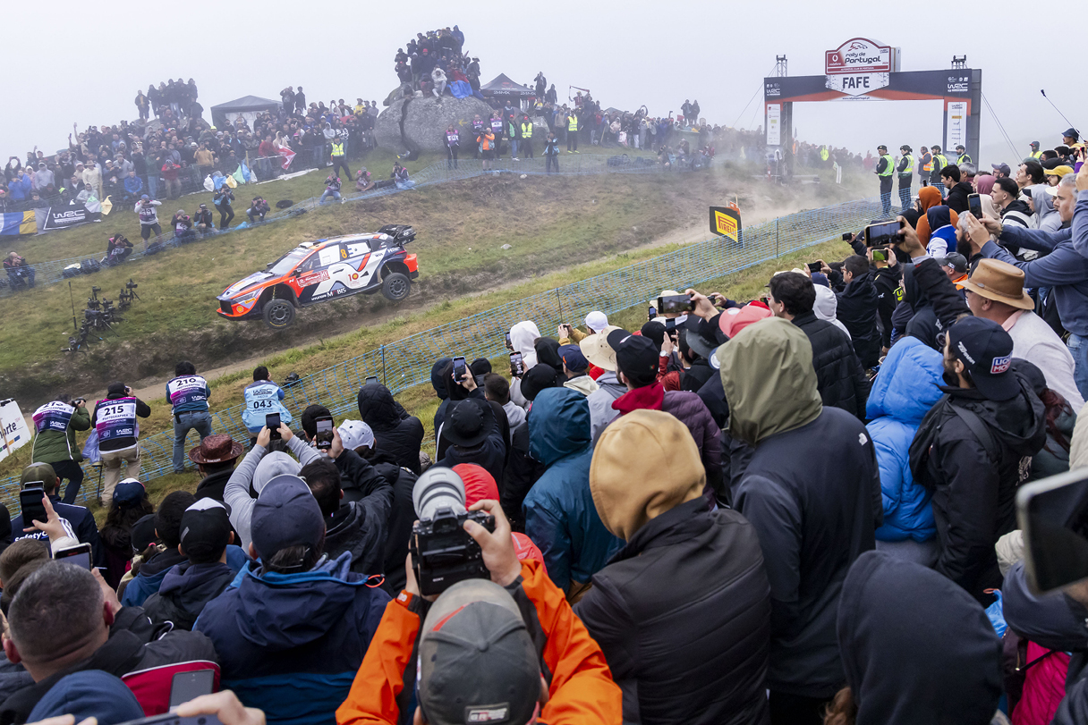 현대자동차 i20 N 랠리1 하이브리드의 주행 모습