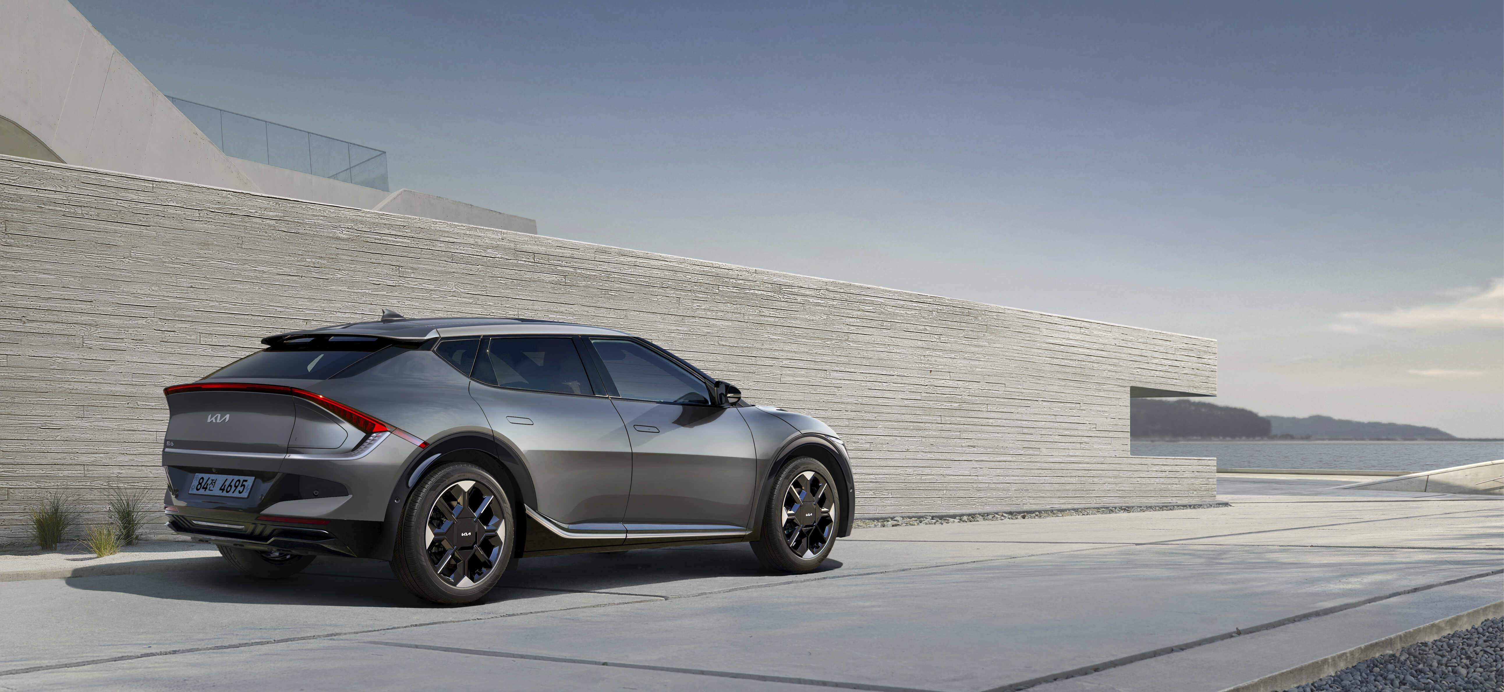 기아 EV6 후측면