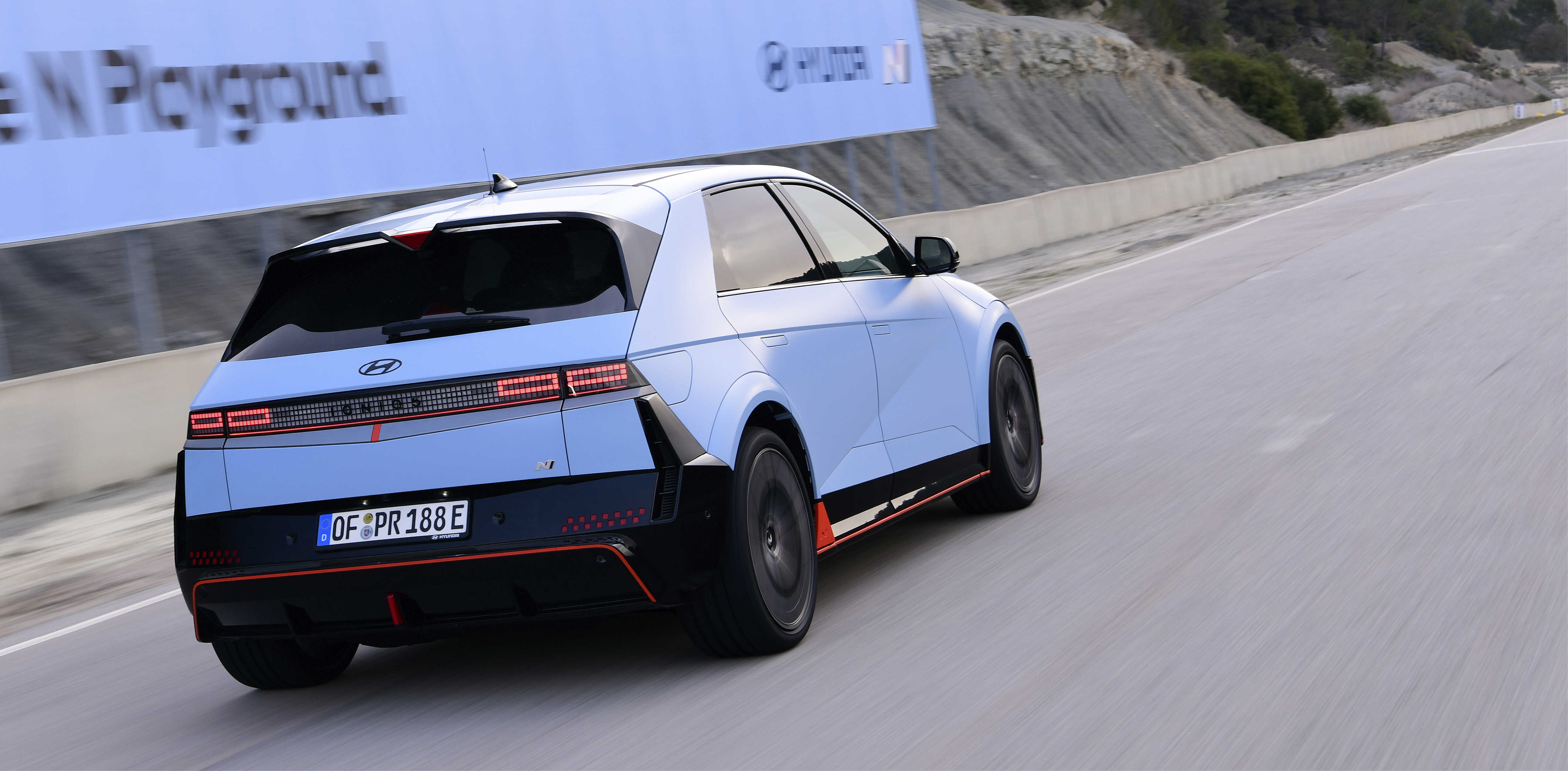 현대자동차 아이오닉 5 N의 주행 모습