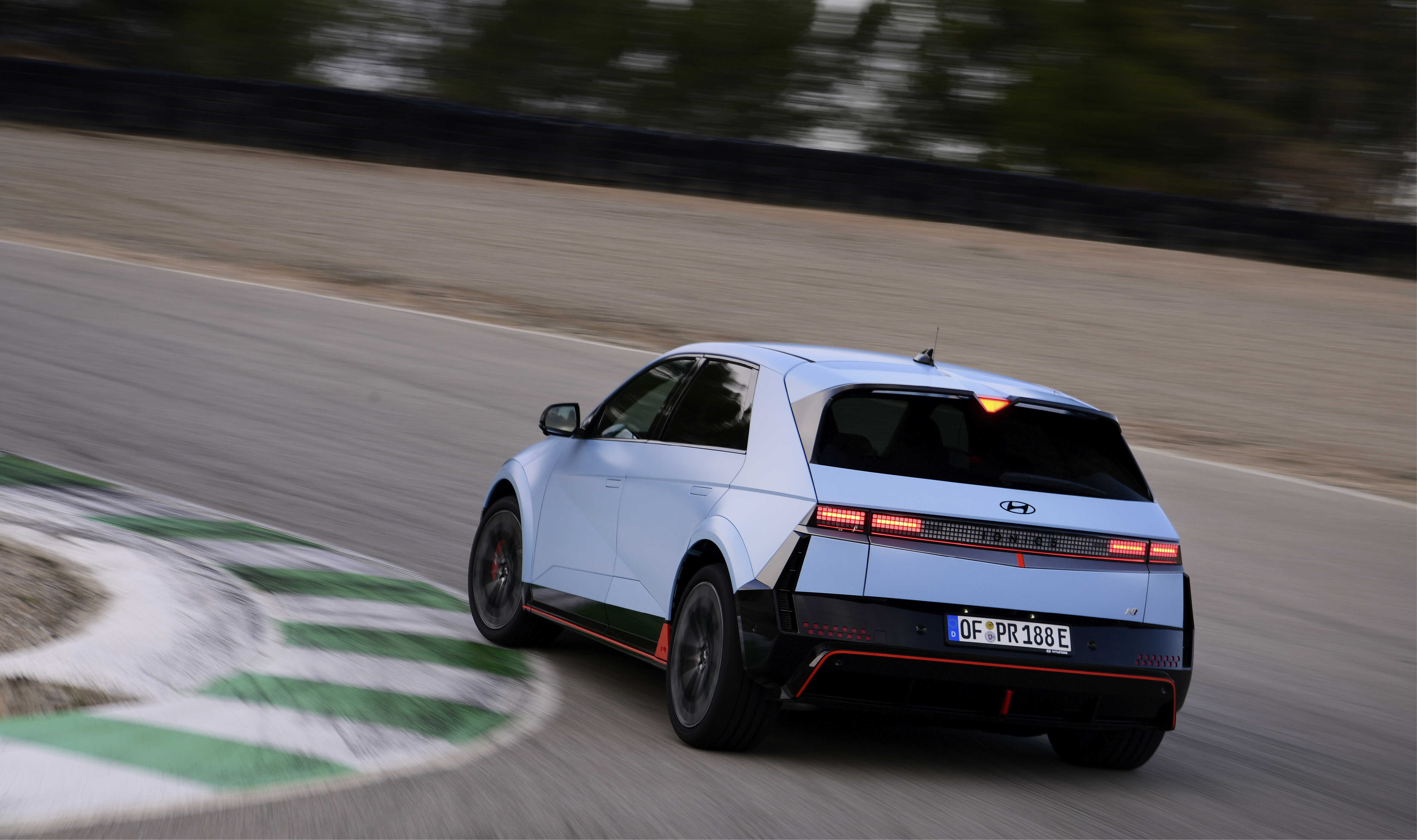 현대자동차 아이오닉 5 N의 주행 모습