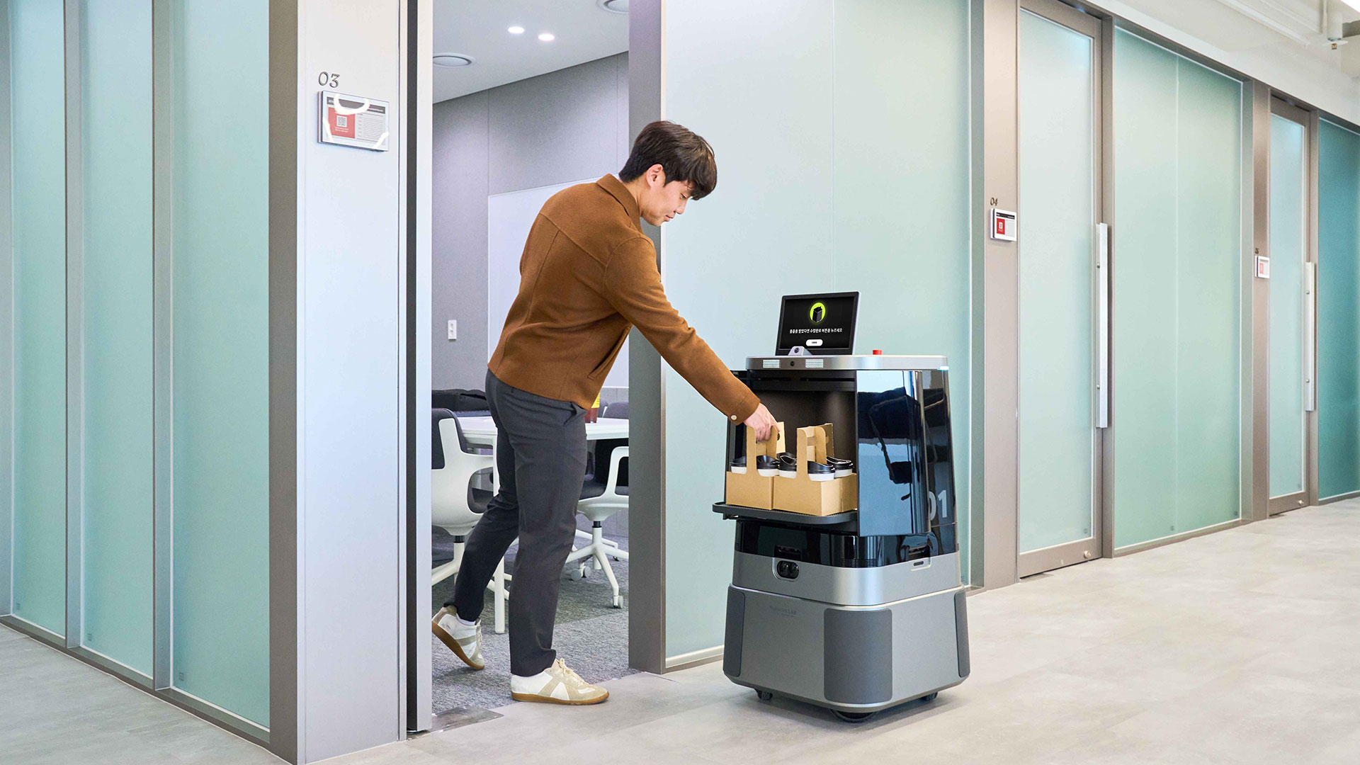 Hyundai Motor Group Powers Up Robotic Services  at Smart Office Building in Seoul