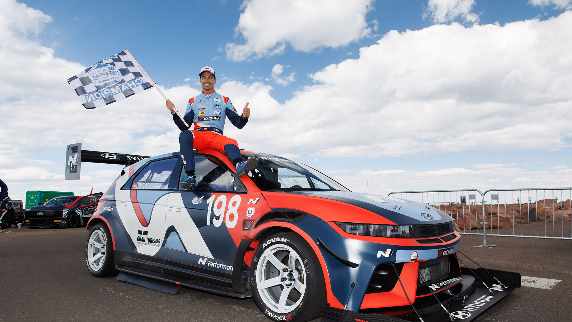 현대자동차, 미국 '파이크스 피크 힐 클라임' 대회서 양산형 전기차 최고 기록 달성