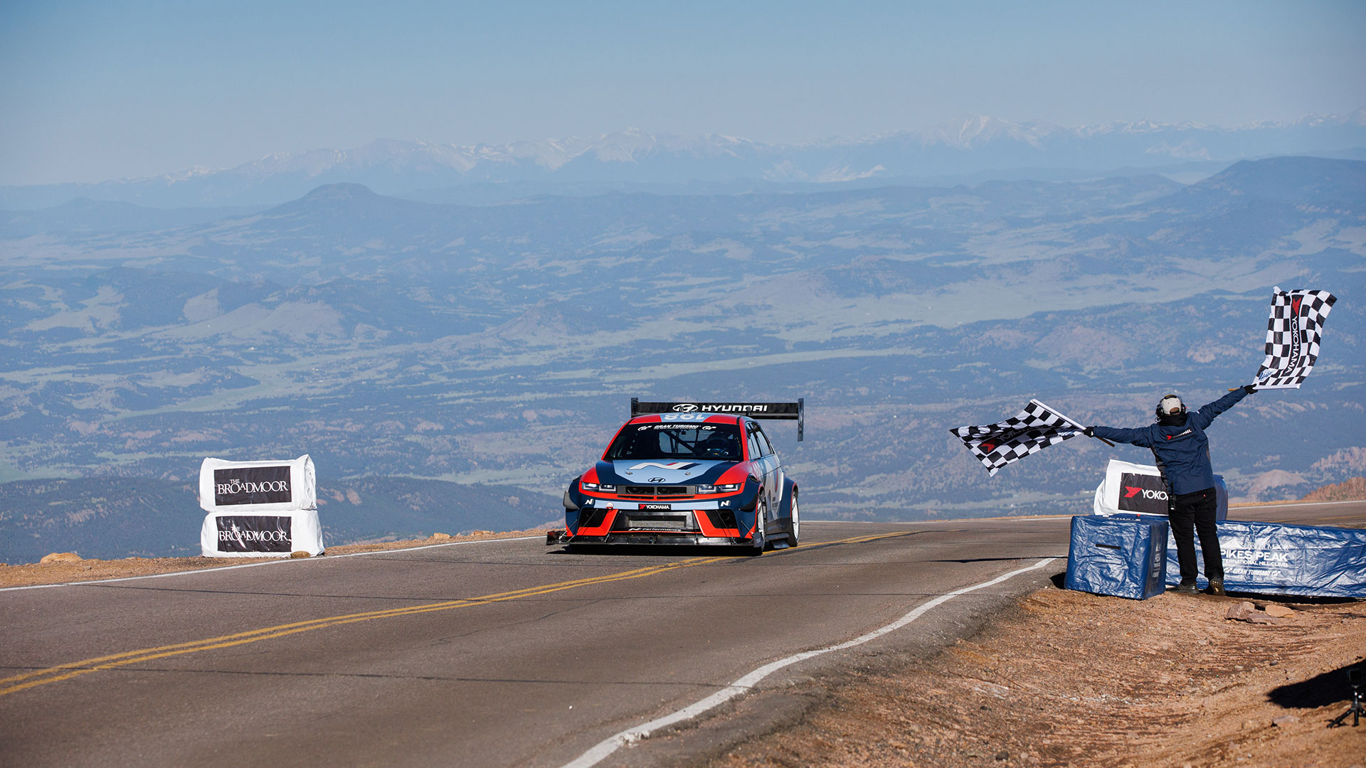 6월 23일(일, 현지시간) 미국 콜로라도에서 열린 '파이크스 피크 힐클라임' 대회에 참가한 '아이오닉 5 N TA(Time Attack) Spec'이 주행하는 모습