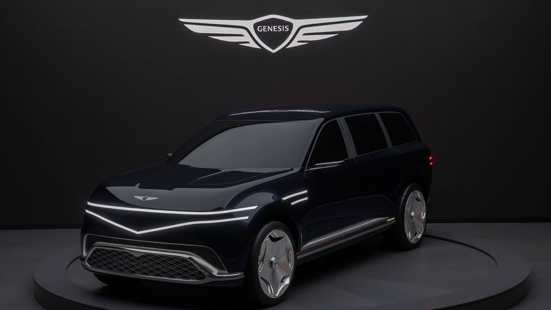 27일(목) 부산 벡스코에서 열린 ‘2024 부산모빌리티쇼’에서 아시아 최초로 공개한 제네시스 초대형 전동화 SUV ‘네오룬’ 콘셉트 외관