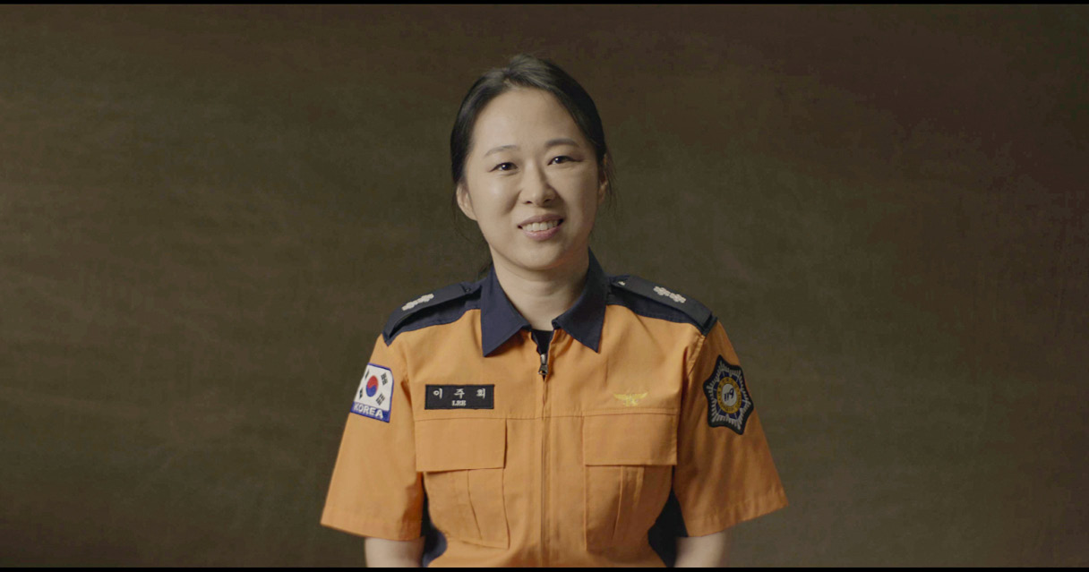Fire Captain Lee Ju-hee is being interviewed