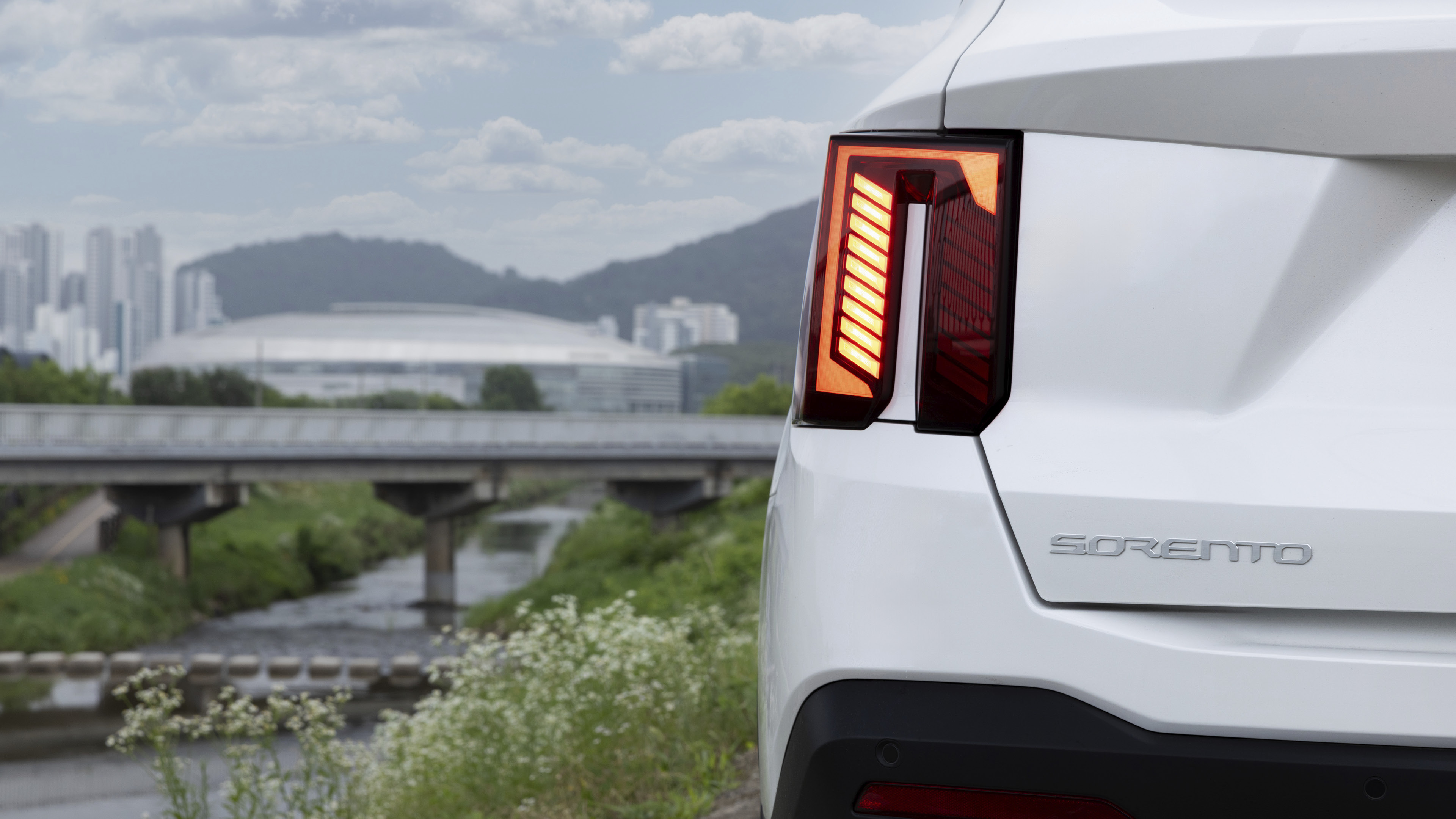 A view of the left rear taillight of the vehicle taken from an angle