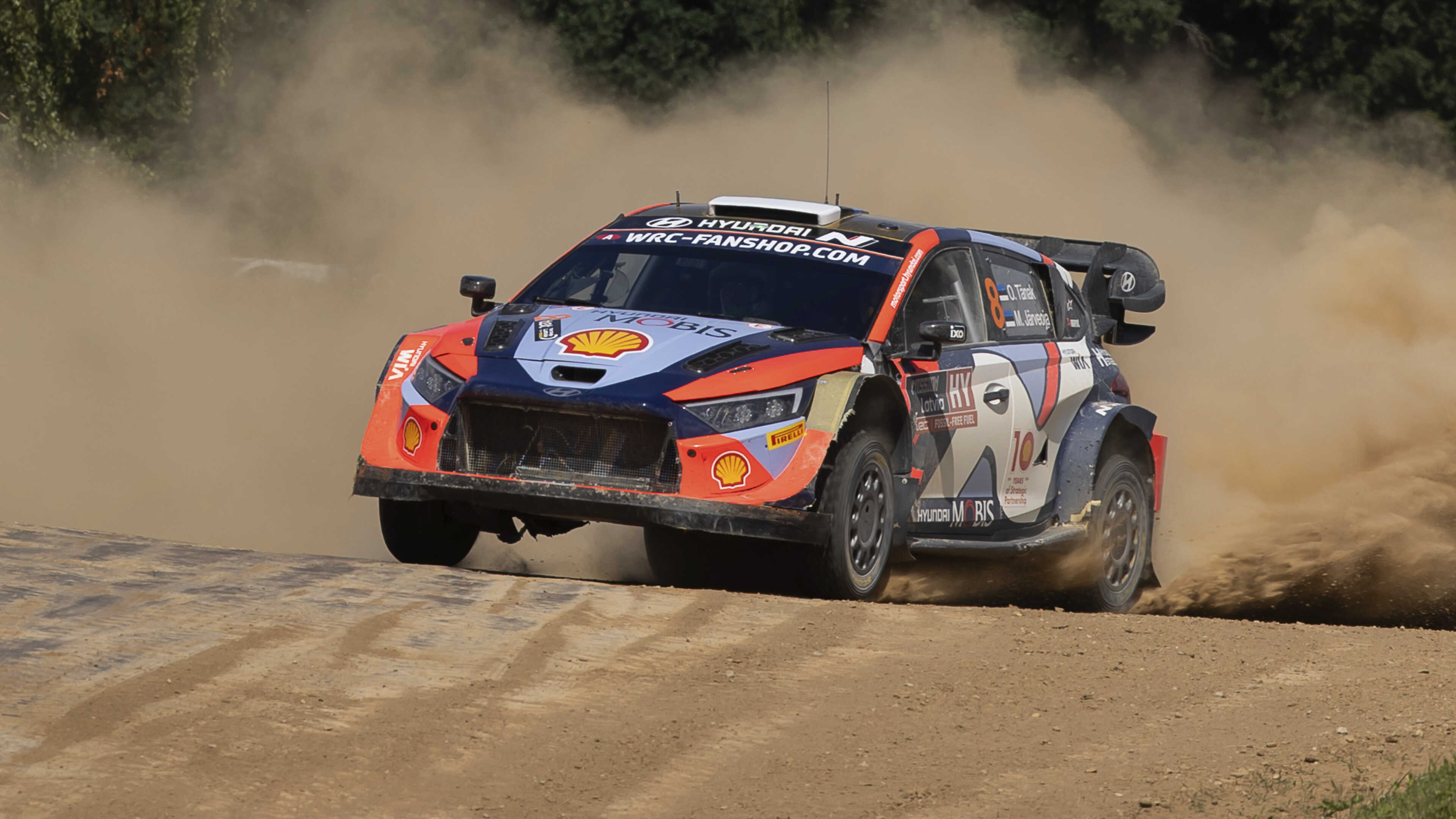 현대자동차 i20 N 랠리1 하이브리드의 주행 모습