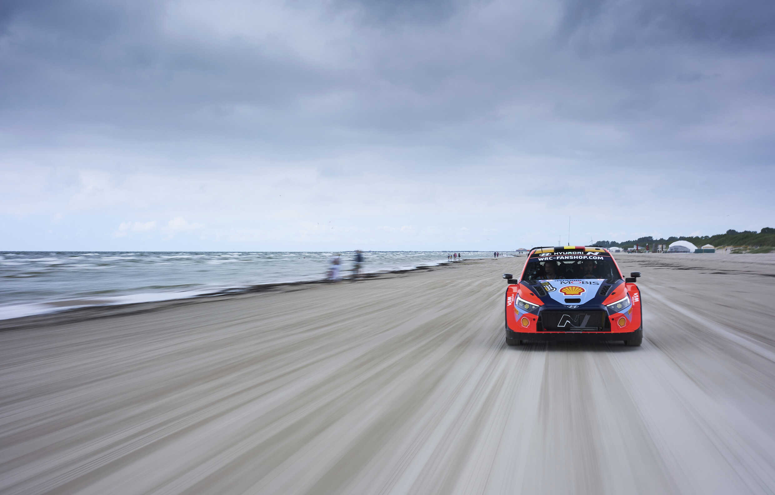 현대자동차 i20 N 랠리1 하이브리드의 주행 모습