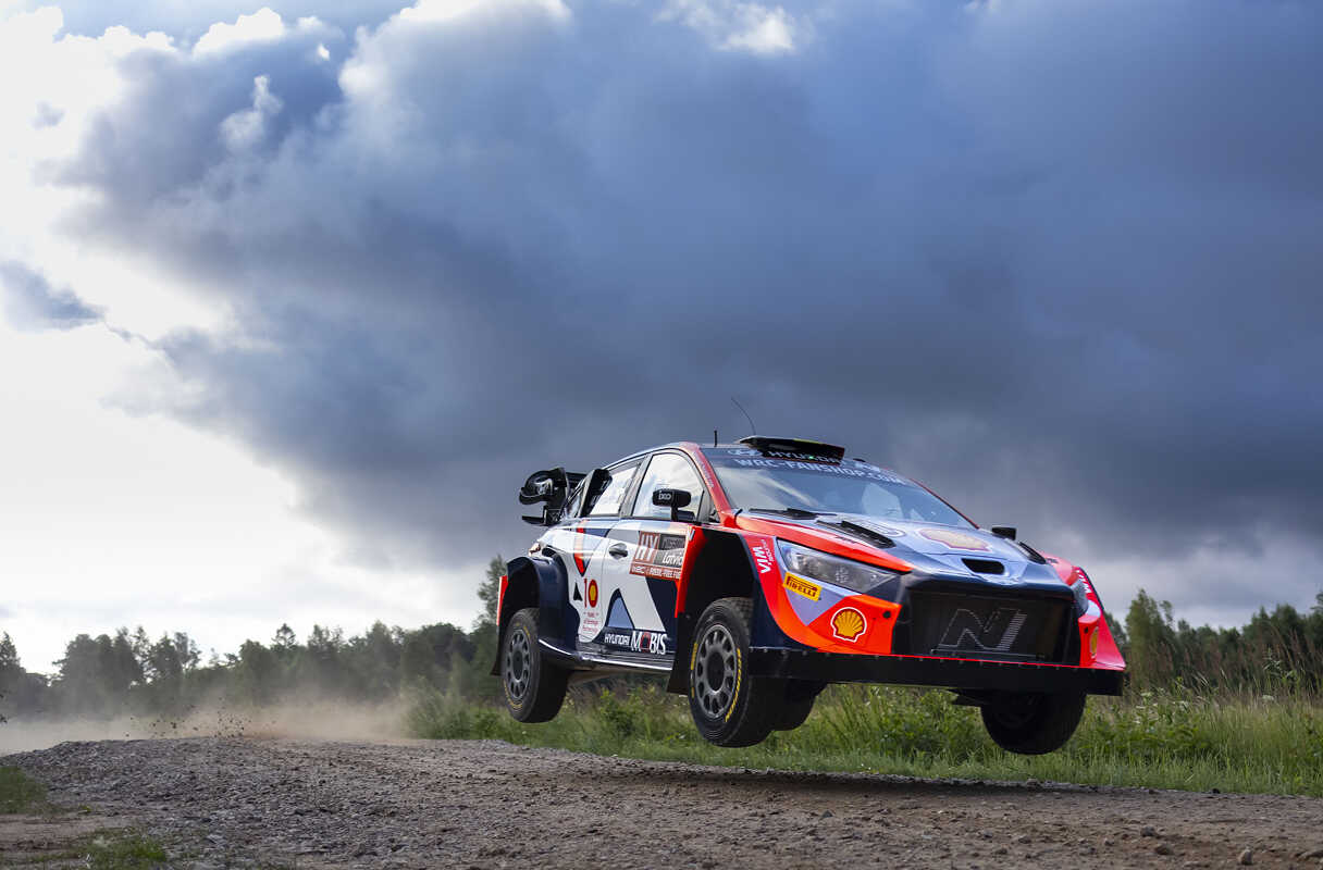 현대자동차 i20 N 랠리1 하이브리드의 주행 모습