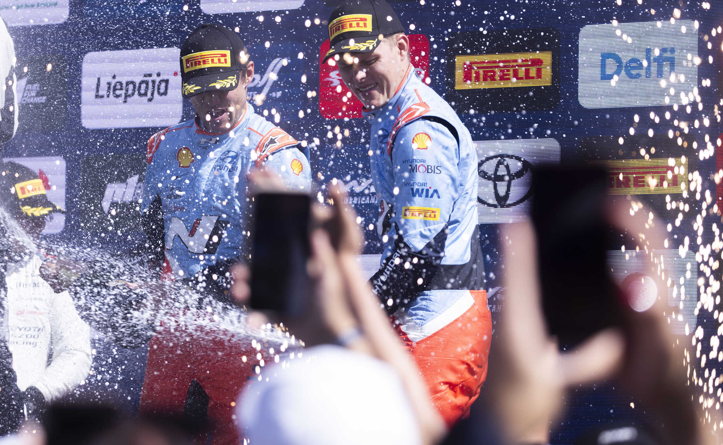 현대팀 오트 타낙이 포디움에 오른 모습