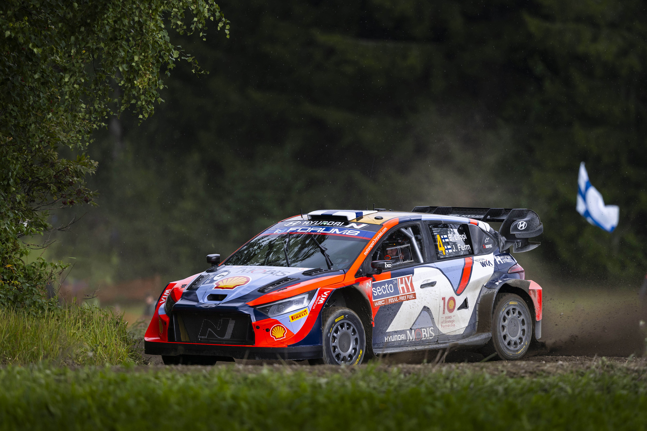 현대자동차 i20 N 랠리1 하이브리드의 주행 모습