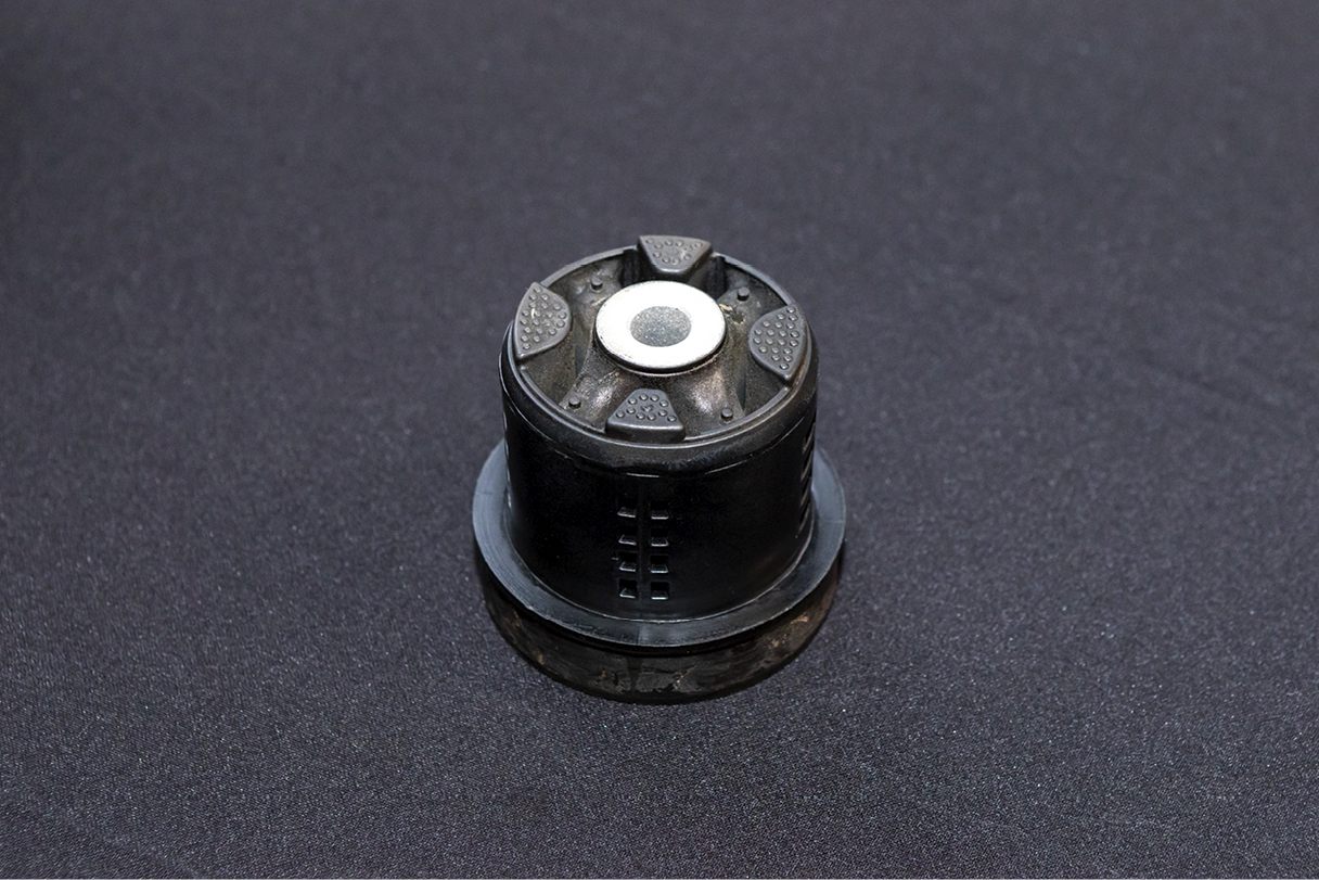 캐스퍼 일렉트릭에 적용된 듀얼 컴파운드 부싱 부품의 모습