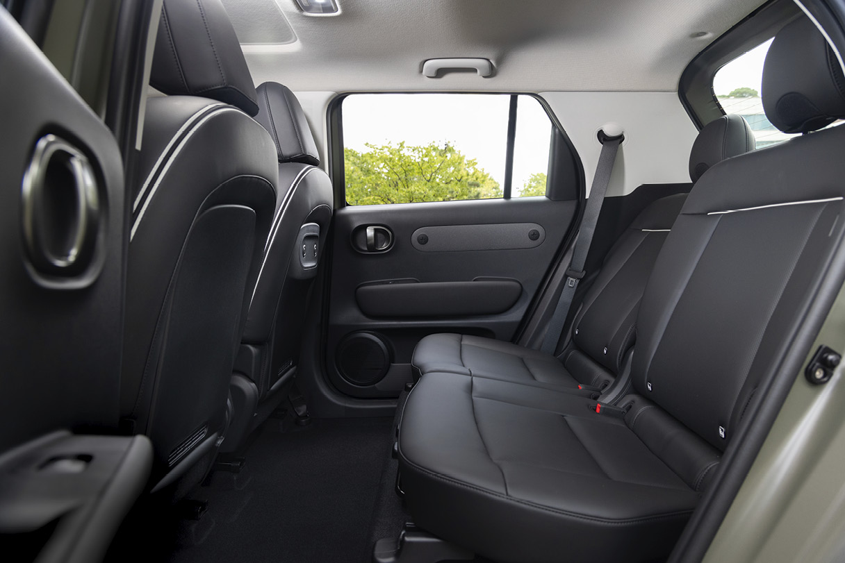 캐스퍼 일렉트릭 2열 실내 모습