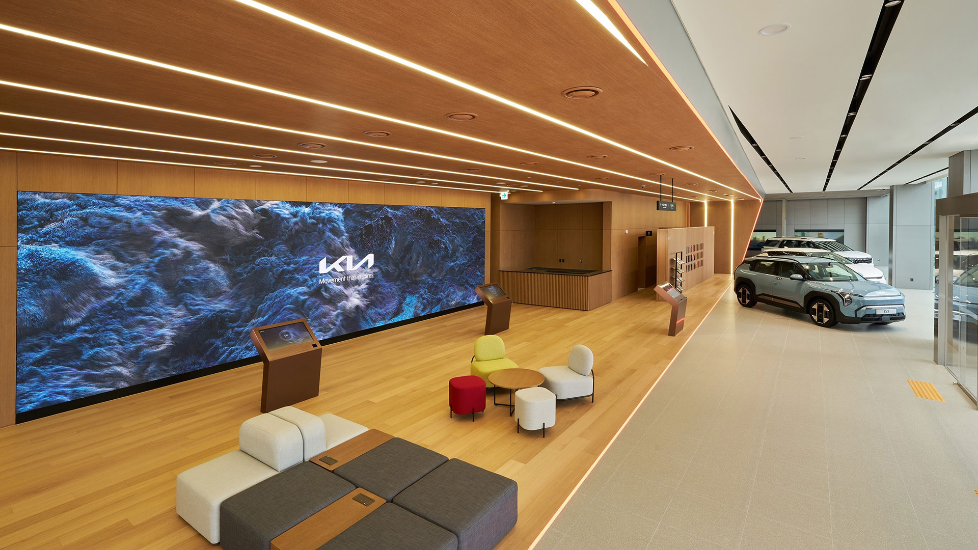 ‘기아 원주 플래그십 스토어’ 내부 전경