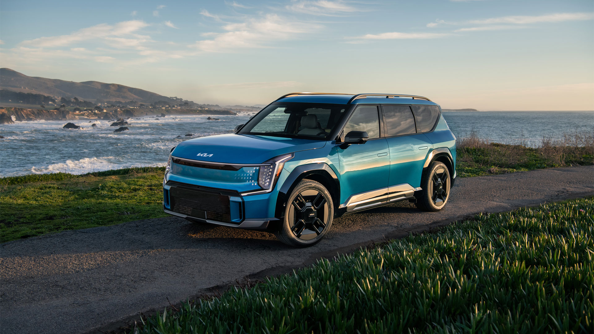 Kia honored with dual accolades at 2024 Newsweek World's Greatest Auto Distruptors Awards