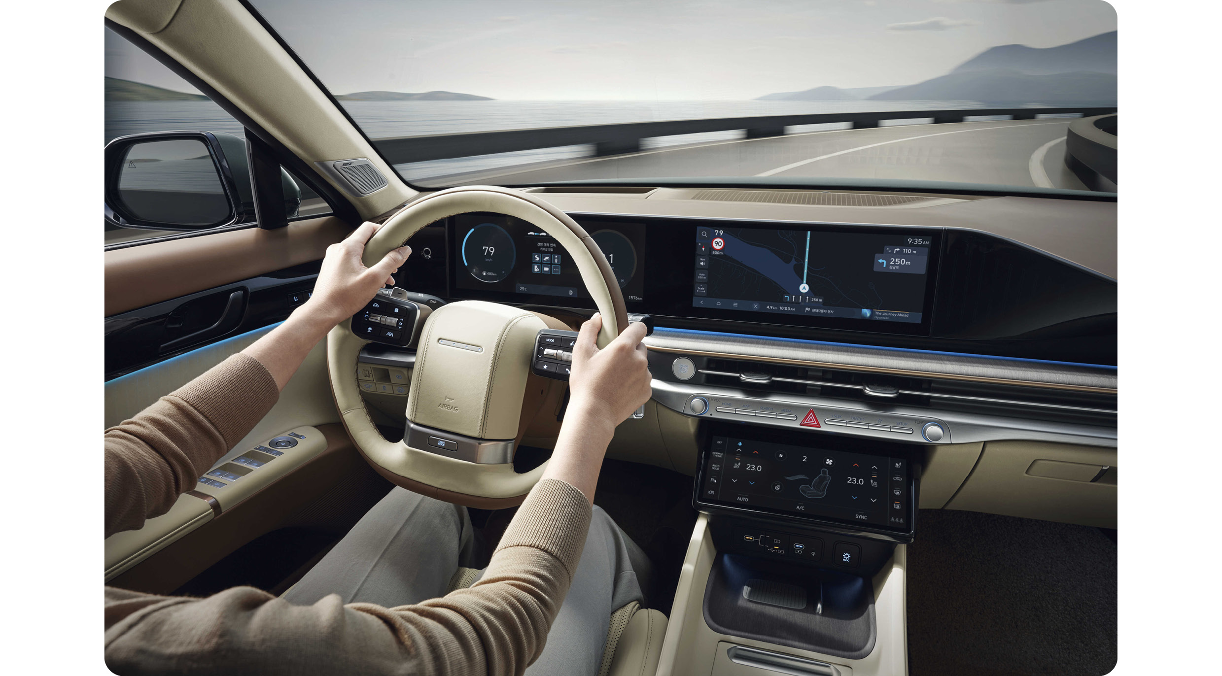 도로를 주행하는 1열 운전석 모습