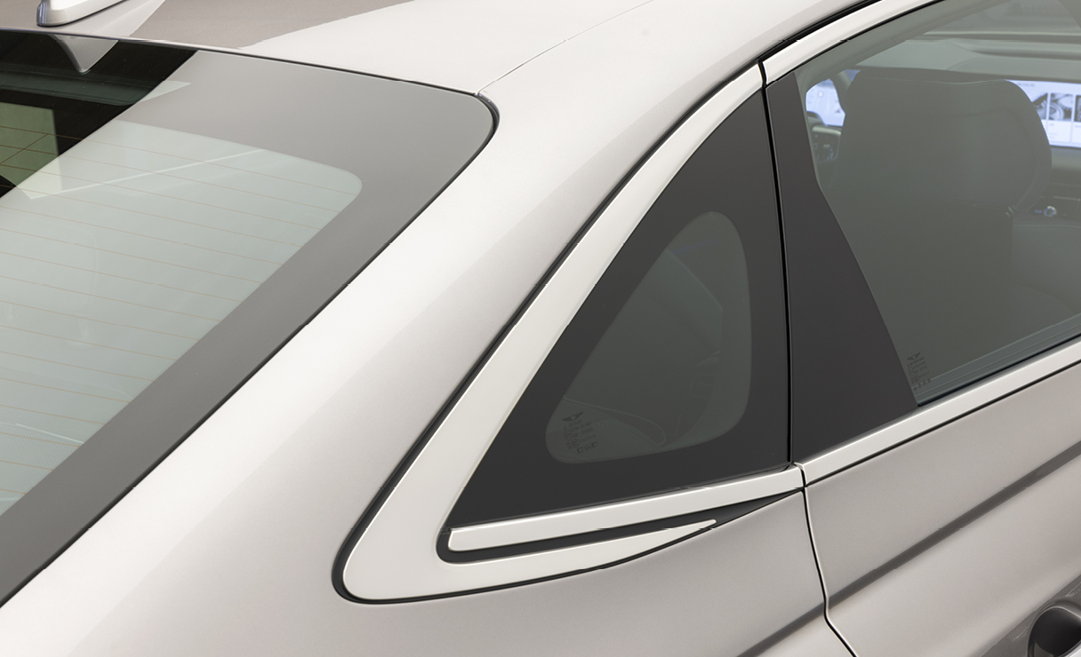 Quarter glass of the new Electrified G80