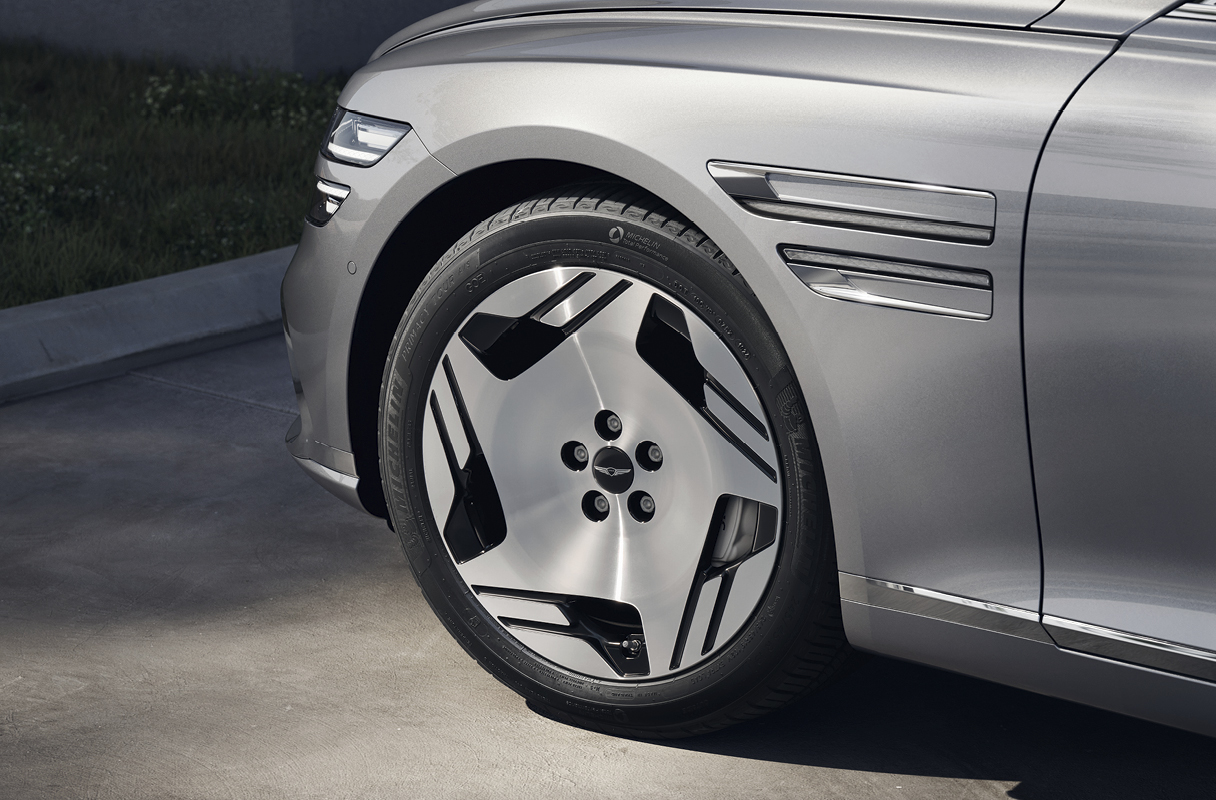 Wheel design of the new Electrified G80