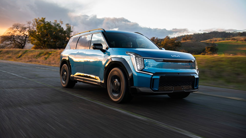 KIA EV9 GT-LINE RECOGNIZED AS A 2024 WARDS 10 BEST ENGINES & PROPULSION SYSTEMS WINNER -main