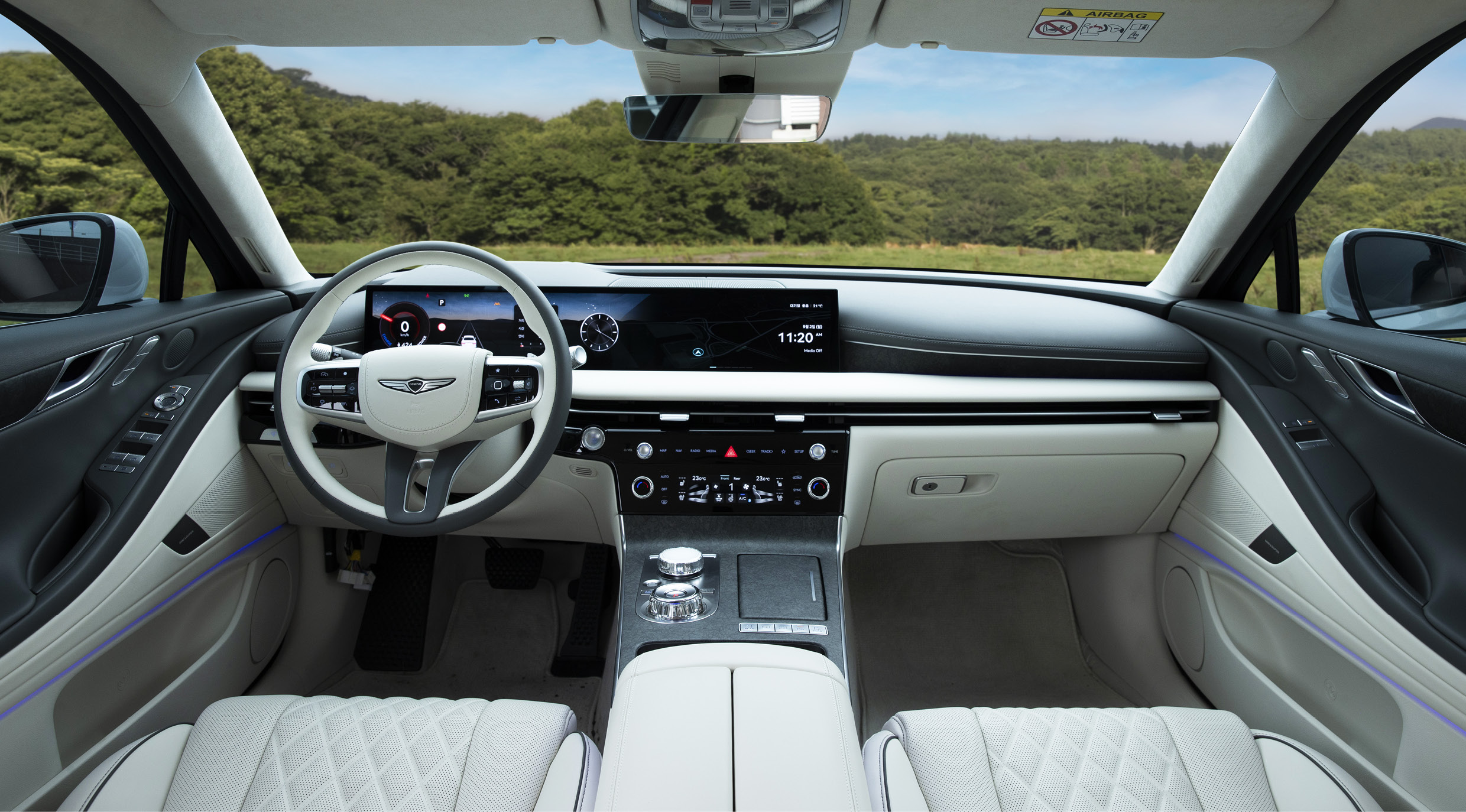 G80 전동화 모델 크래시패드 전경