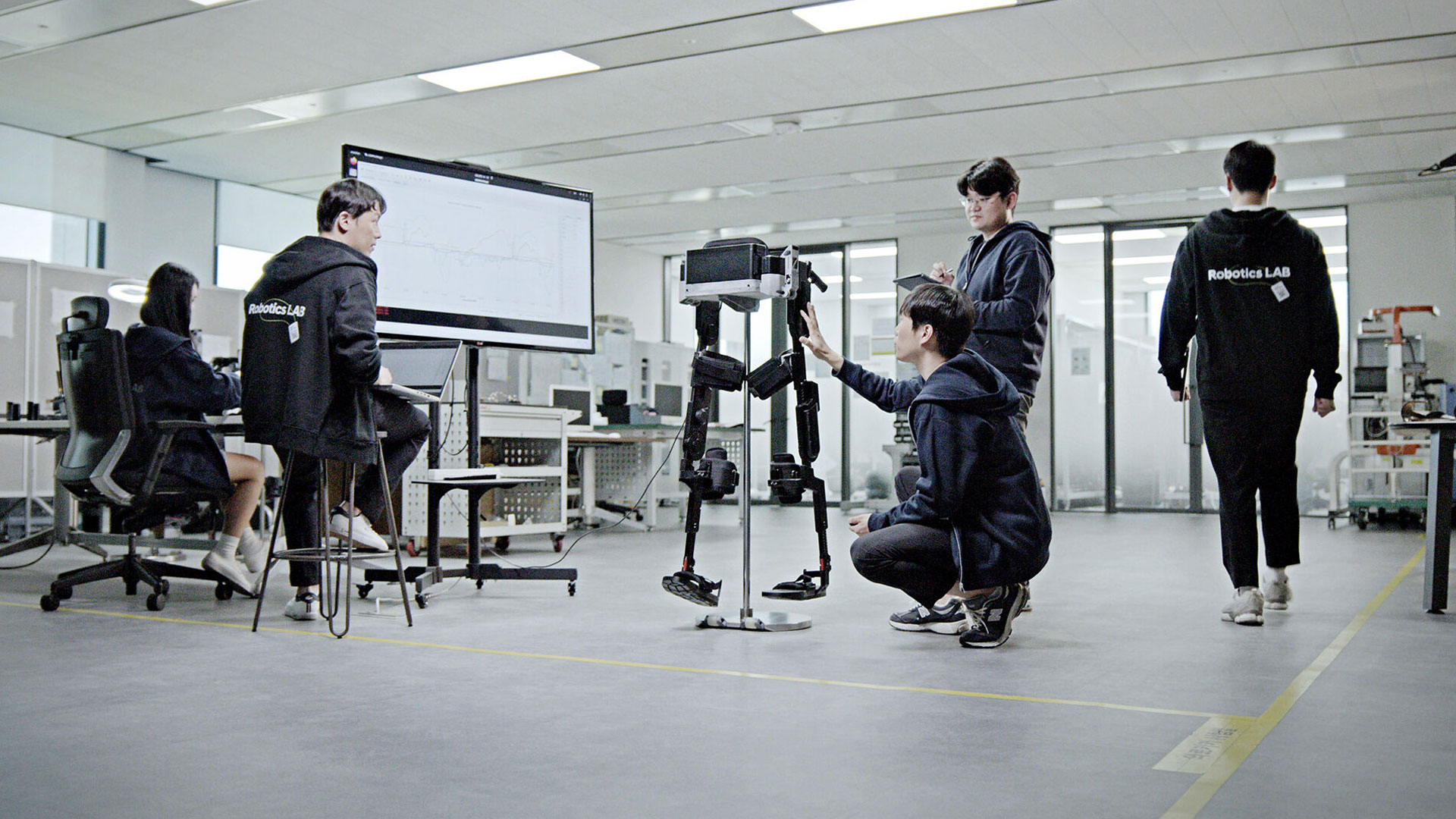 Hyundai Motor Group Releases ‘10M March’ Video Showing Soldiers’ Rehabilitation Aided by Robotics Technology