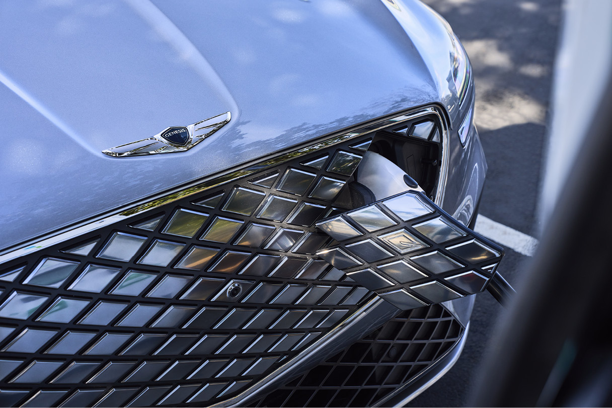 GV70 전동화 모델의 충전구