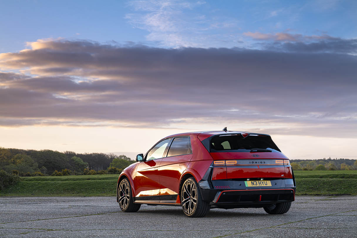 아이오닉 5 N 후측면