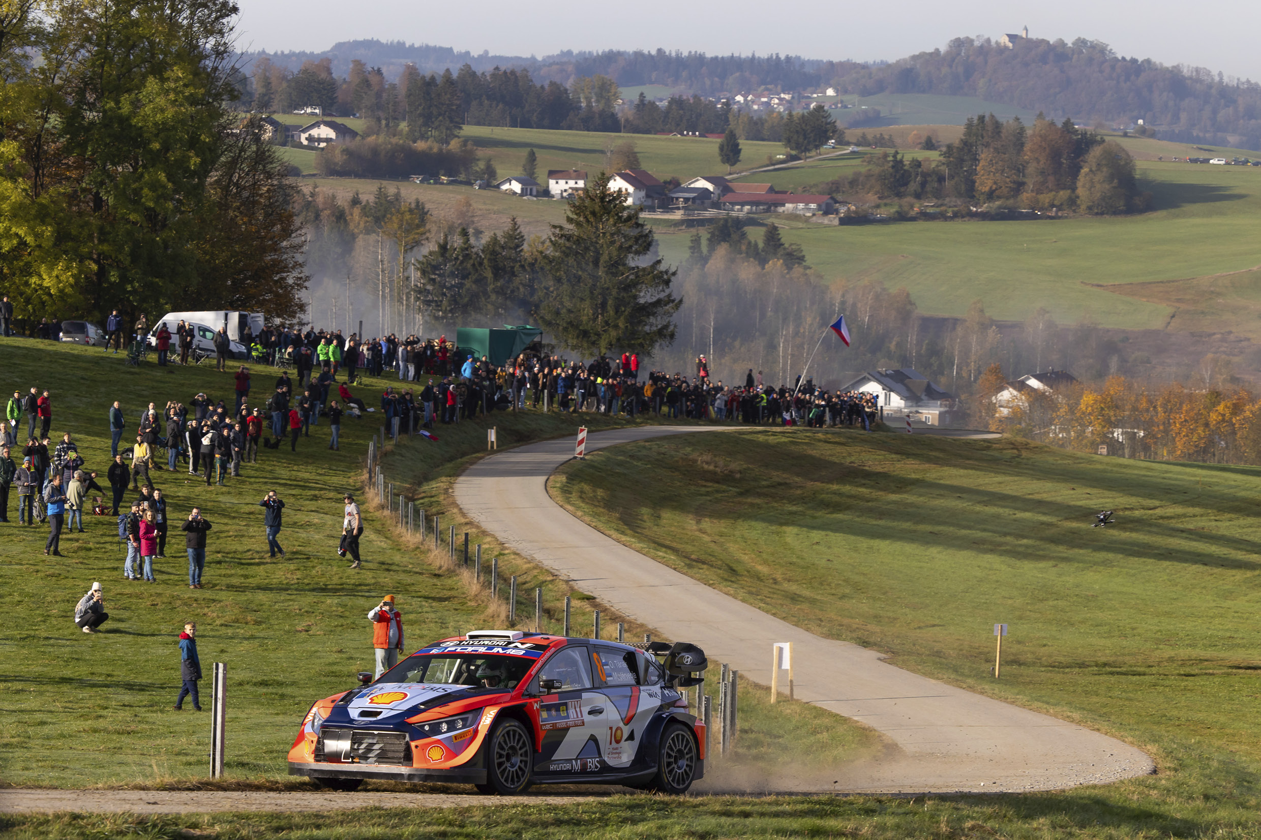 현대자동차 i20 N 랠리1 하이브리드의 주행 모습