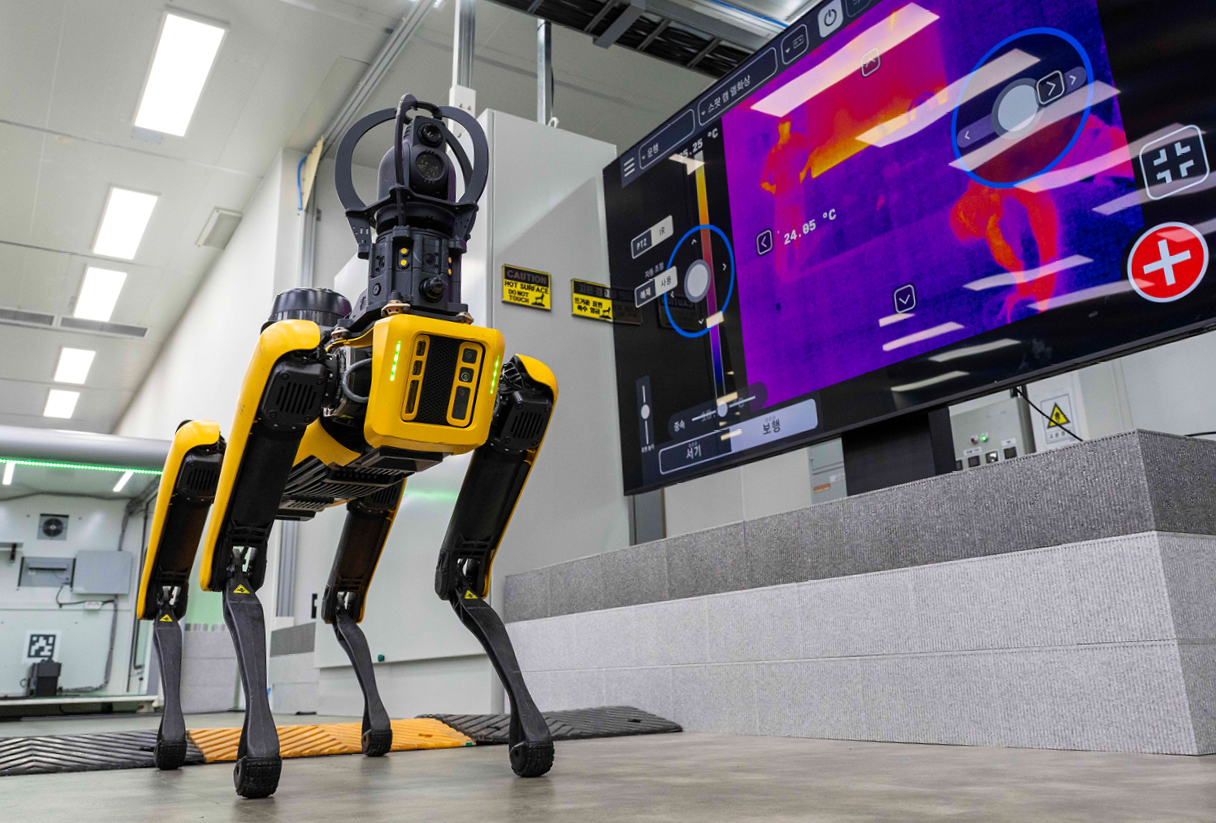 4족 보행 로봇 스팟