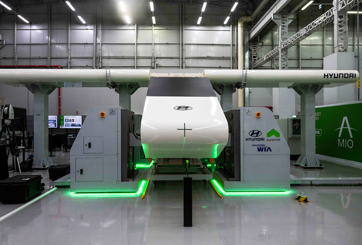 UAM 기체의 위치를 미세조정하는 모습