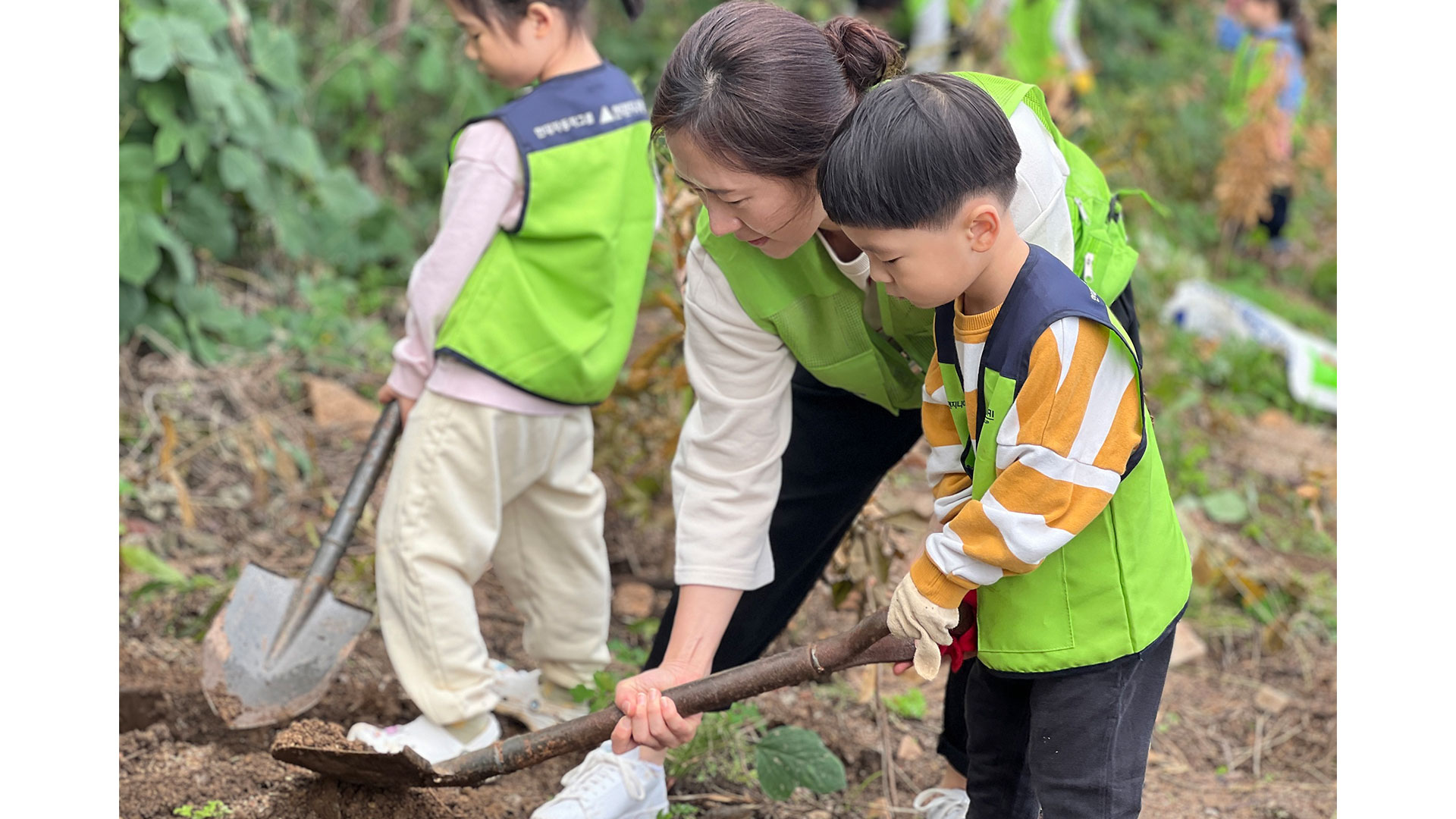 현대엔지니어링, 가을맞이 생태숲 가꾸기 봉사활동 진행