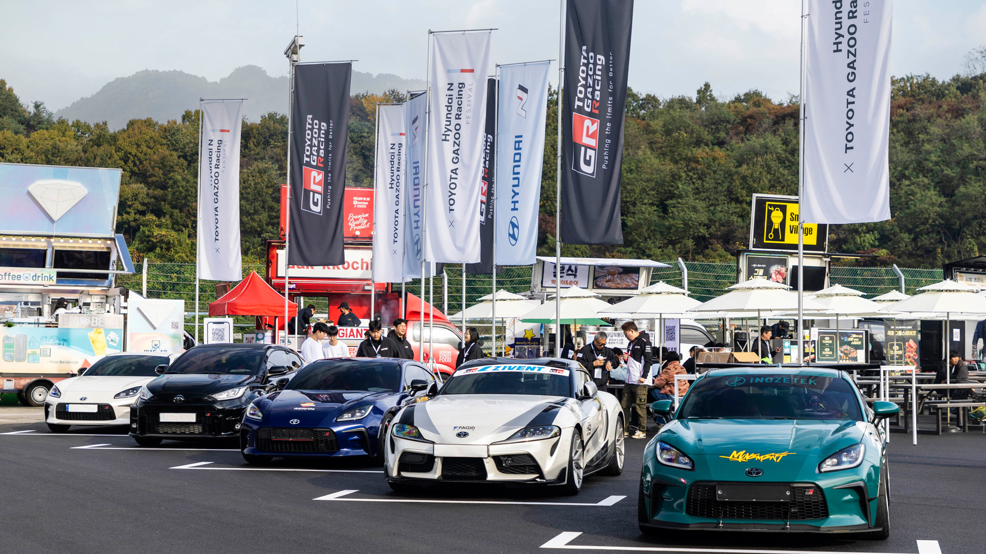 『현대 N x 토요타 가주 레이싱 페스티벌』 ‘Show & Shine’ 존에 토요타 GR 튜닝 차량들을 전시하고 있다. / 사진=한국토요타 제공