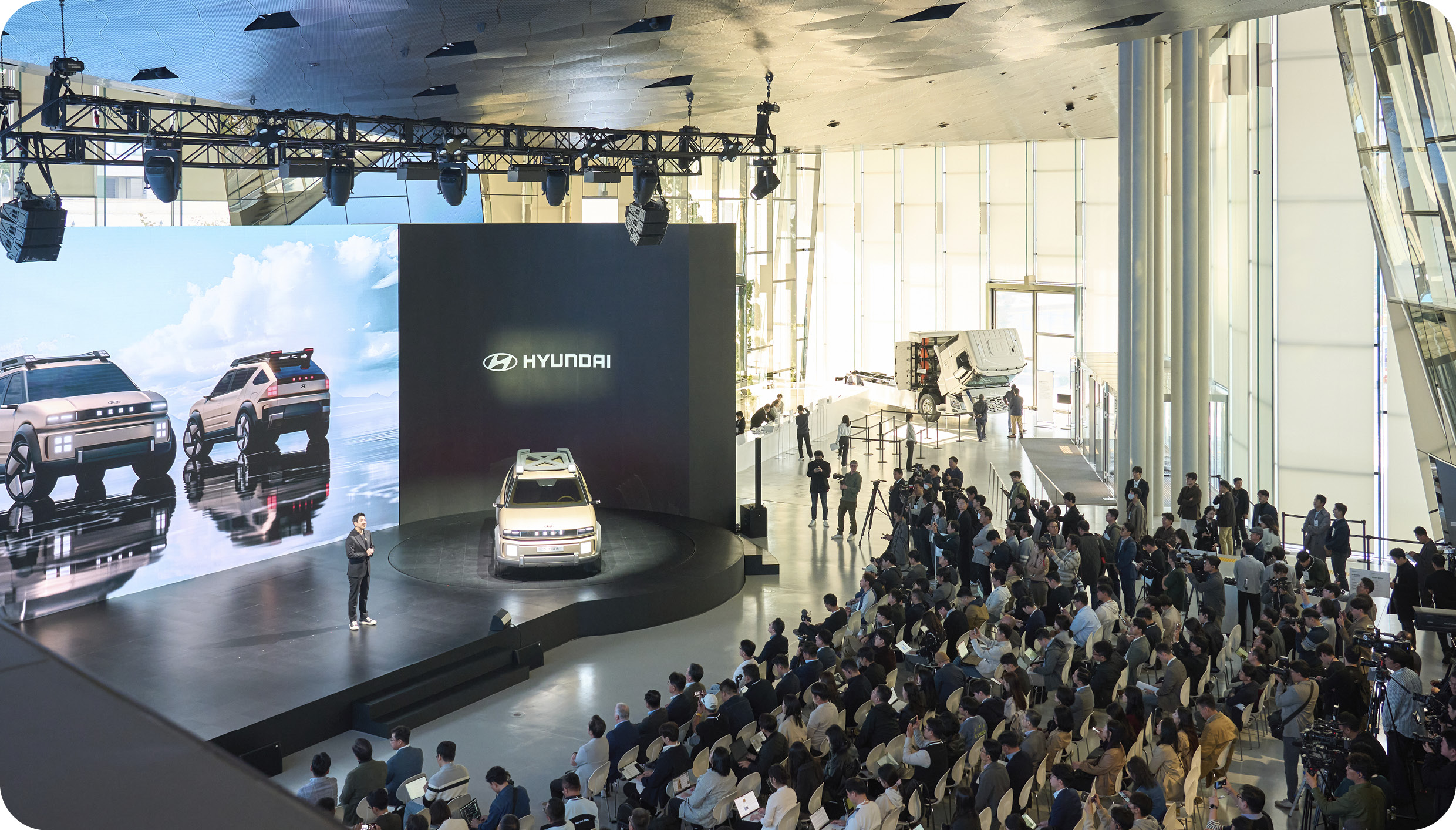 Hyundai Motor's Hydrogen Electric Vehicle Concept Car Initium Showcase