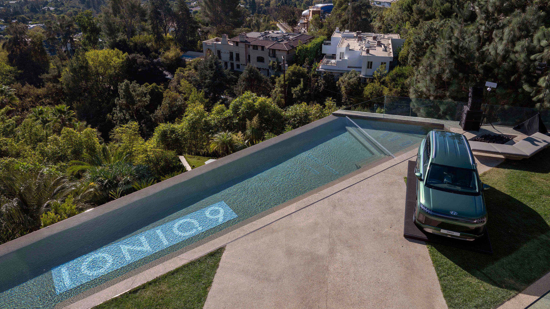 아이오닉 9이 세계 최초로 공개된 골드스테인 하우스 전경