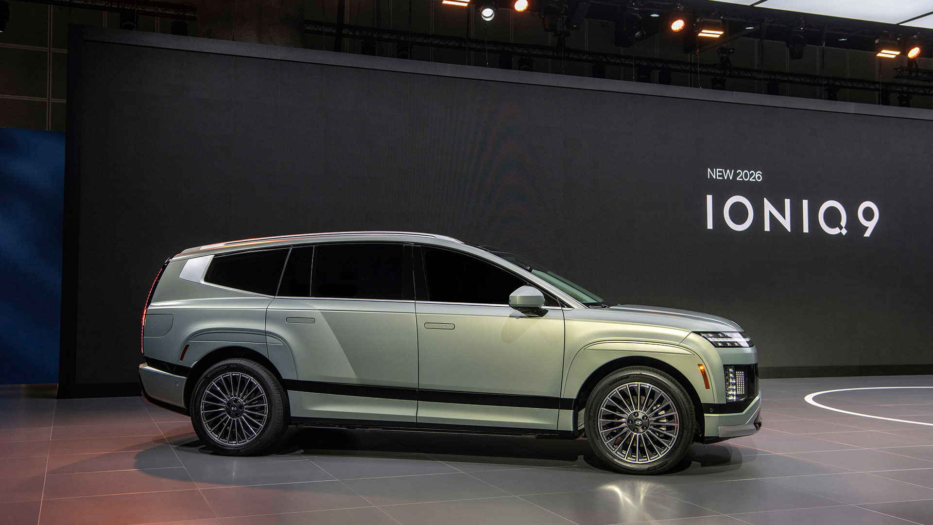 ‘아이오닉 9’·‘이니시움’ 공개